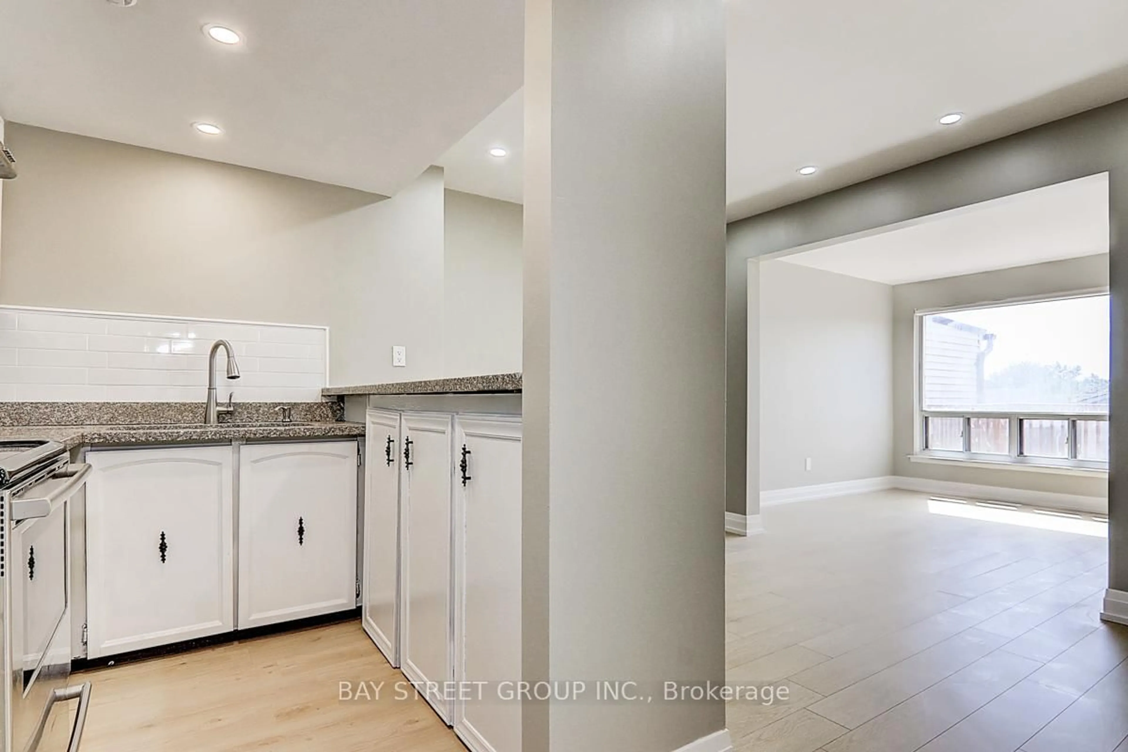 Open concept kitchen, unknown for 17 Newdawn Cres, Toronto Ontario M1V 1J8
