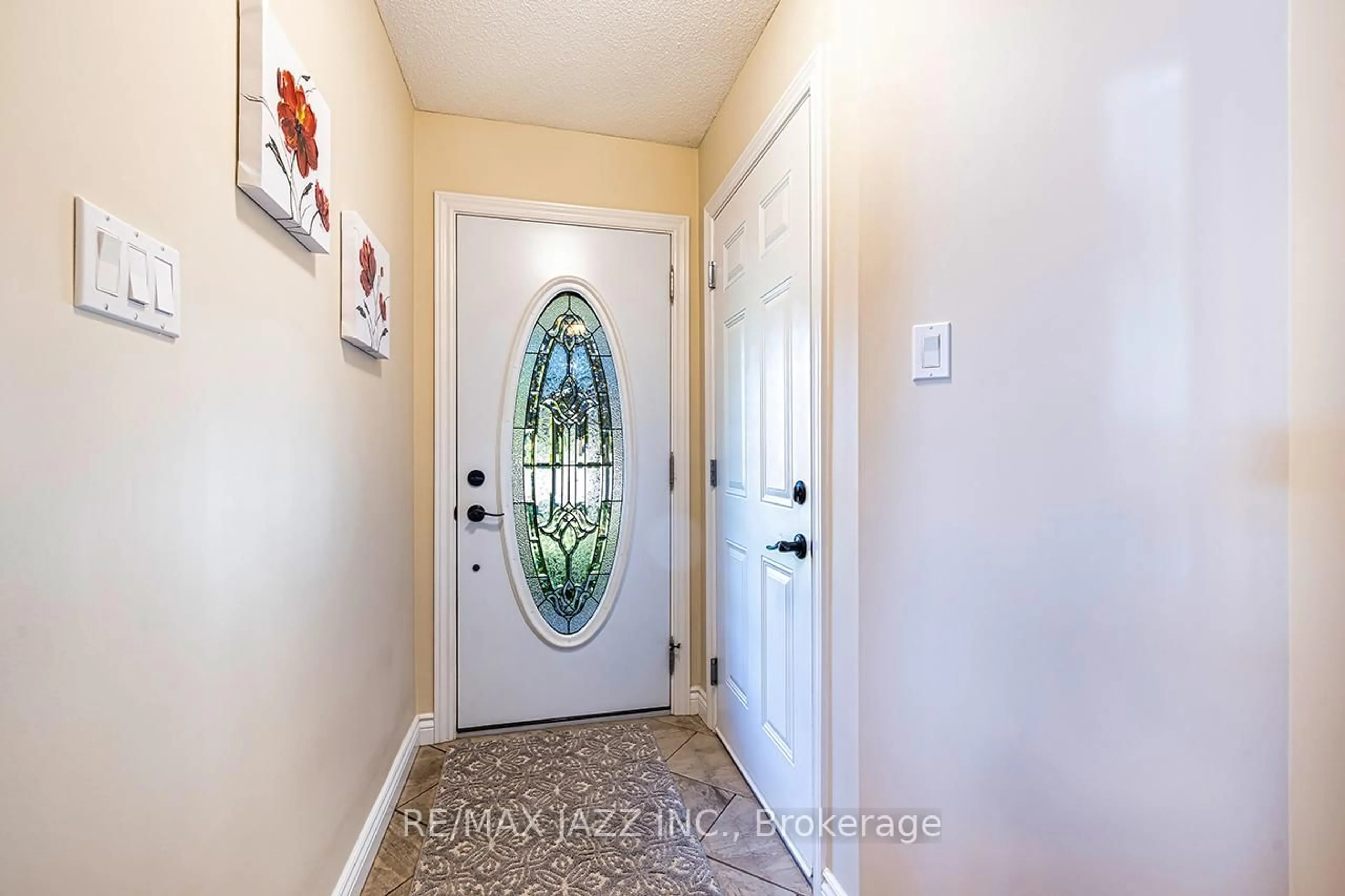Indoor entryway for 78 Bonnycastle Dr, Clarington Ontario L1C 4S9