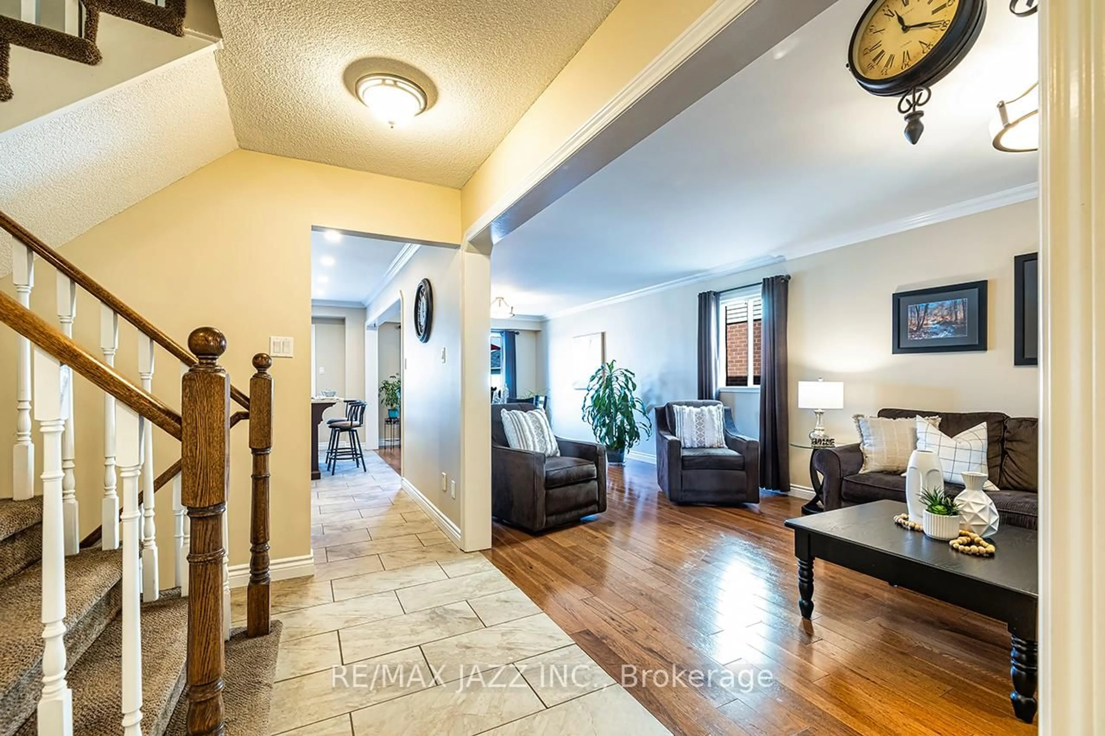 Indoor entryway for 78 Bonnycastle Dr, Clarington Ontario L1C 4S9