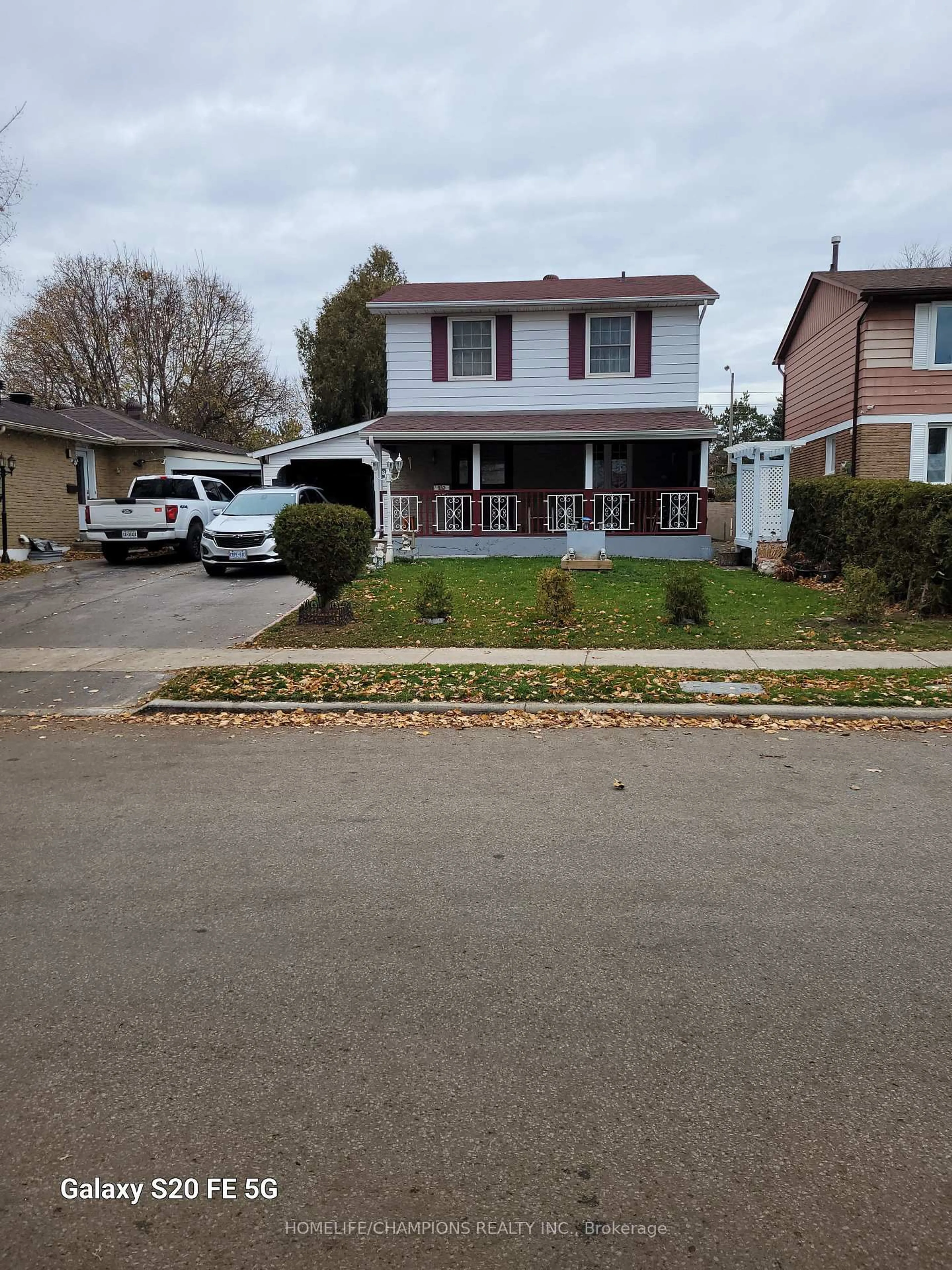 A pic from outside/outdoor area/front of a property/back of a property/a pic from drone, street for 38 Dunsfold Dr, Toronto Ontario M1B 1T6