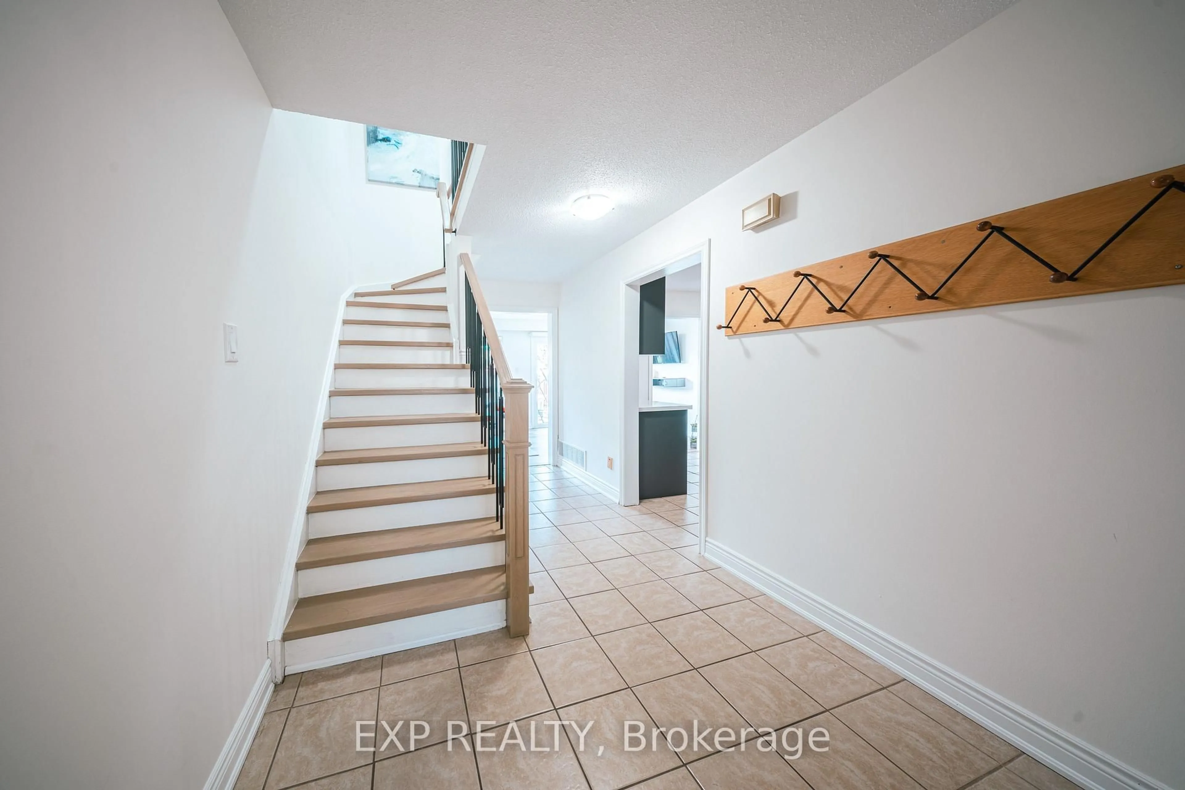 Indoor entryway for 9 Michael Blvd #42, Whitby Ontario L1N 5P4