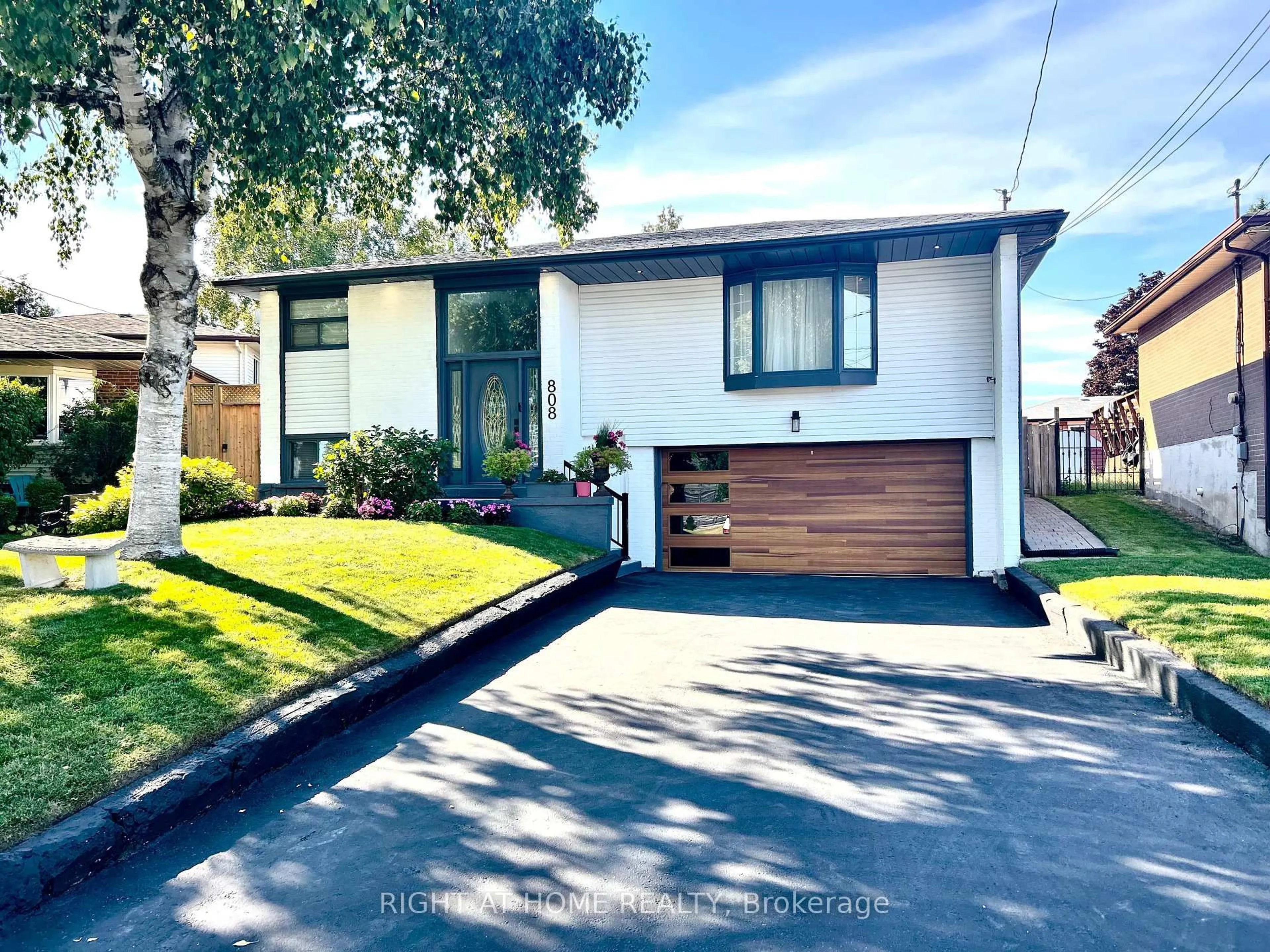 Home with vinyl exterior material, street for 808 Sanok Dr, Pickering Ontario L1W 2P9