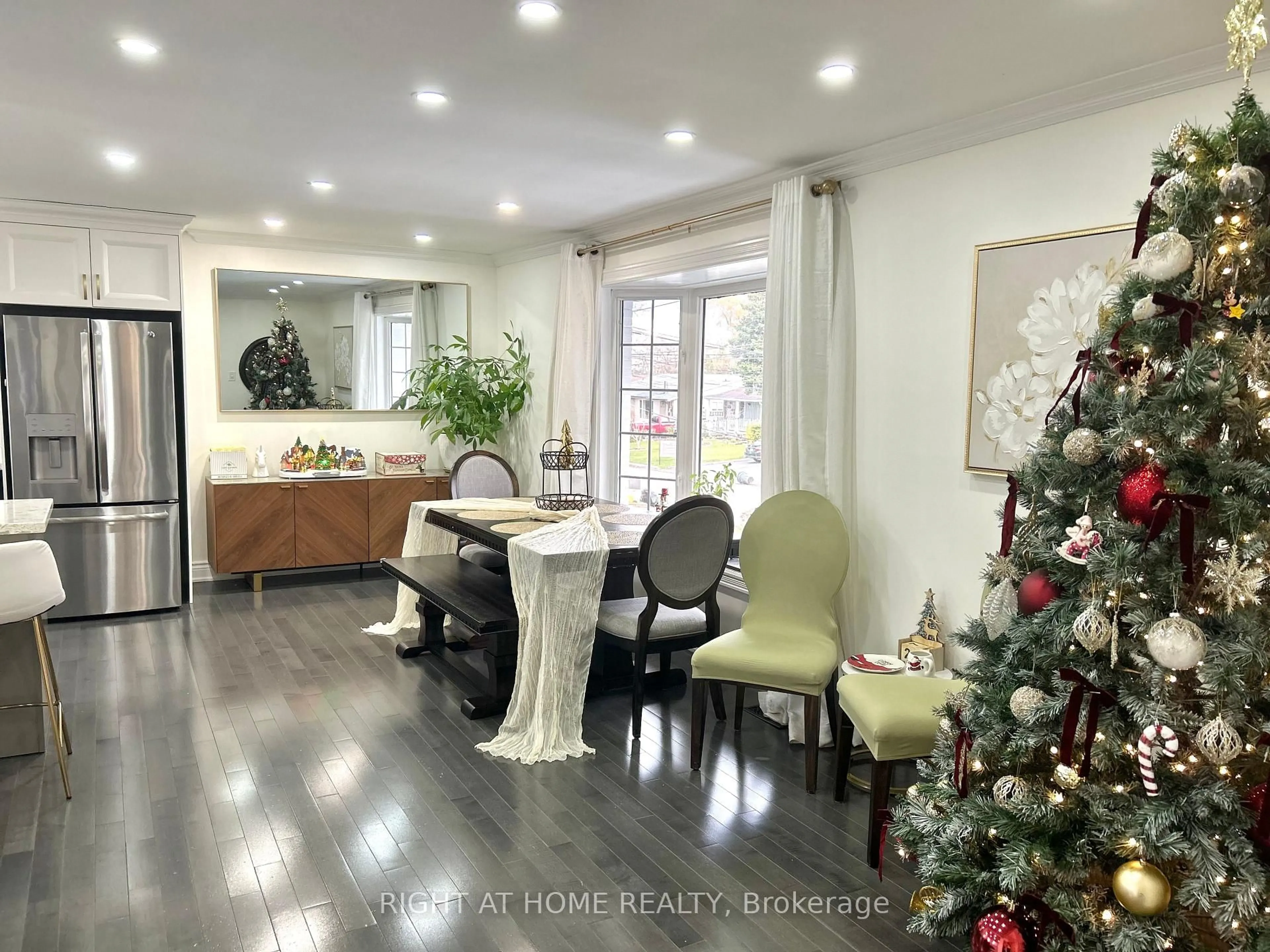 Dining room, wood/laminate floor for 808 Sanok Dr, Pickering Ontario L1W 2P9