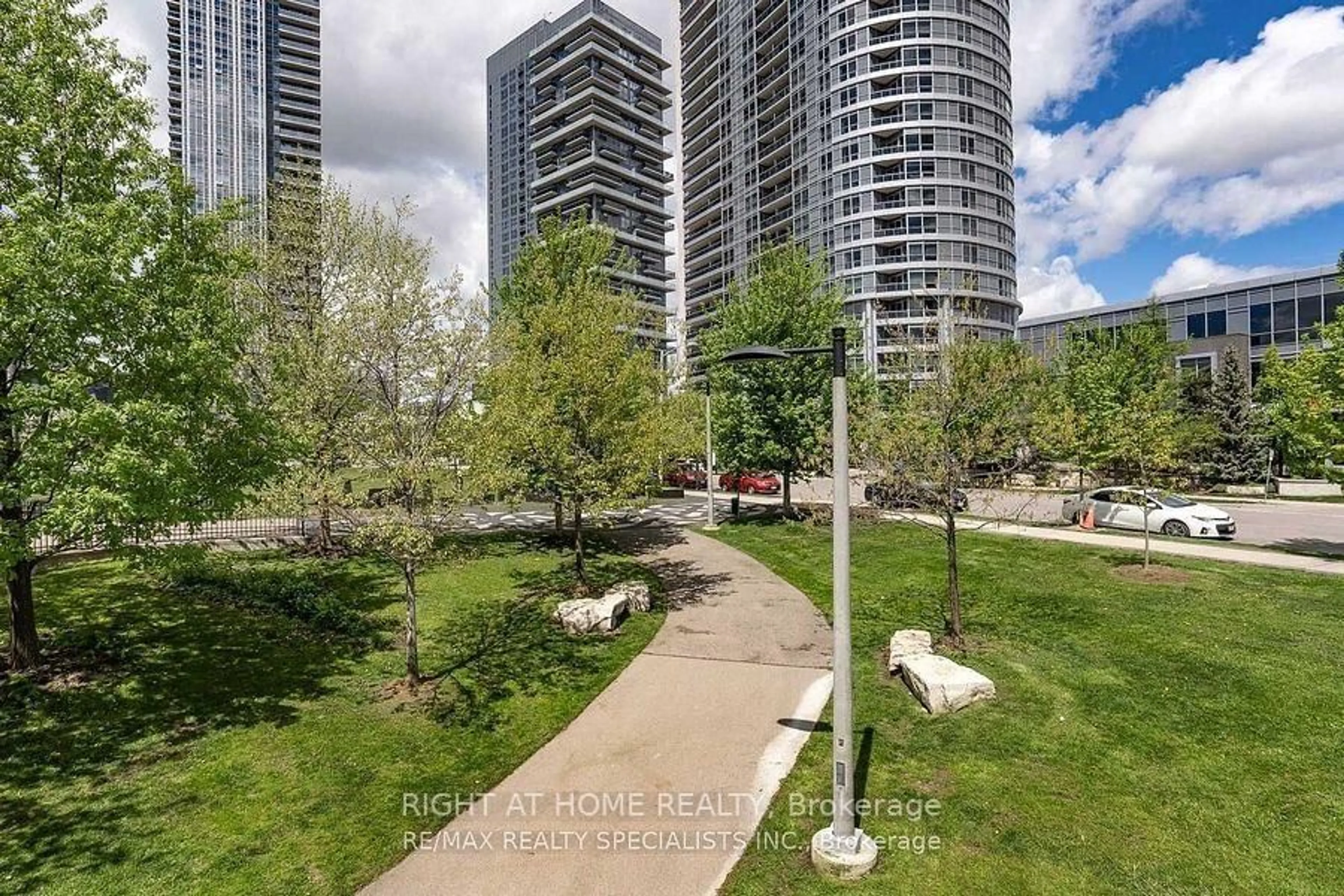 A pic from outside/outdoor area/front of a property/back of a property/a pic from drone, city buildings view from balcony for 151 Village Green Sq #609, Toronto Ontario M1S 0K5