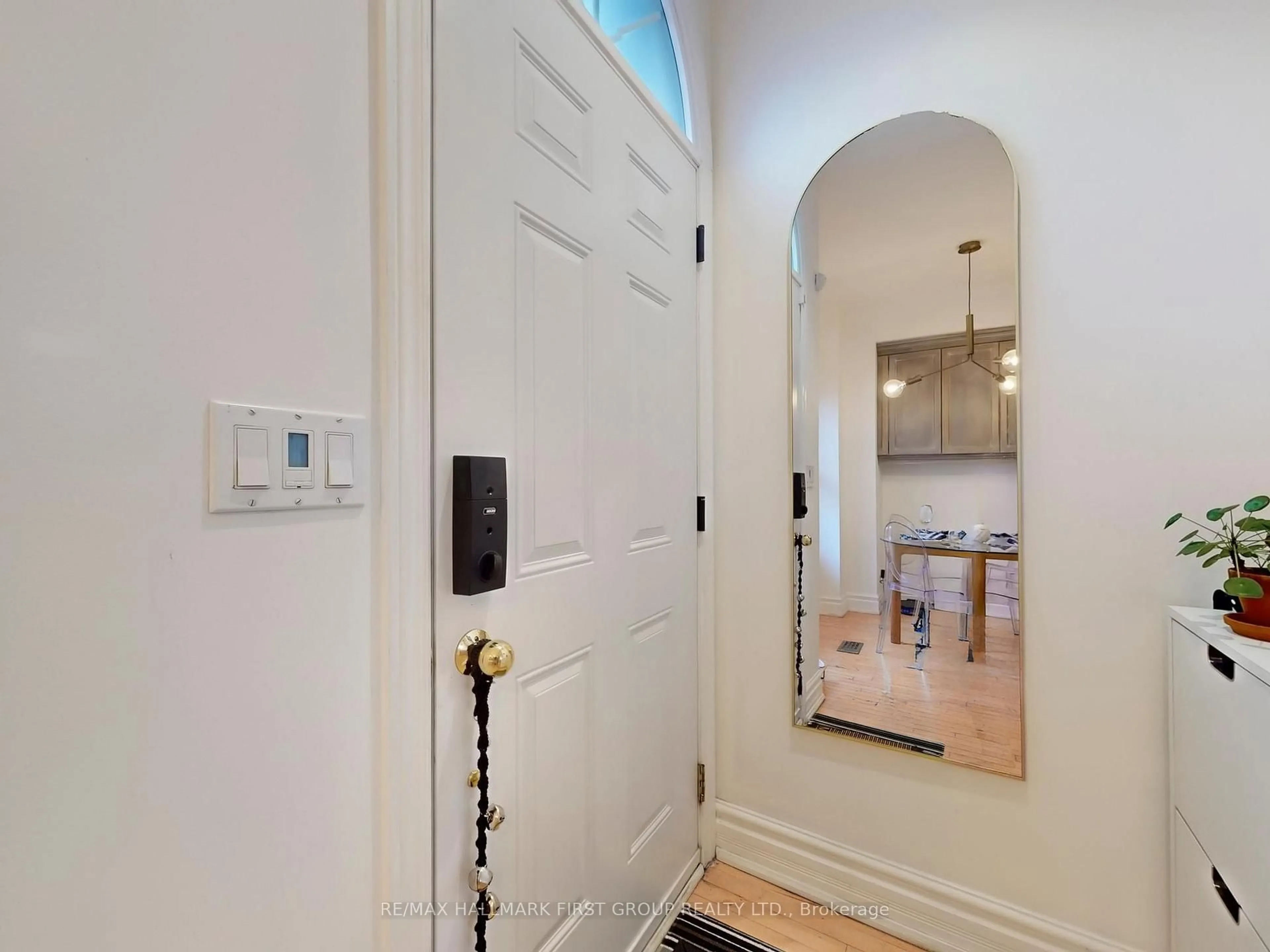 Indoor entryway for 9D Woodfield Rd, Toronto Ontario M4L 2W4