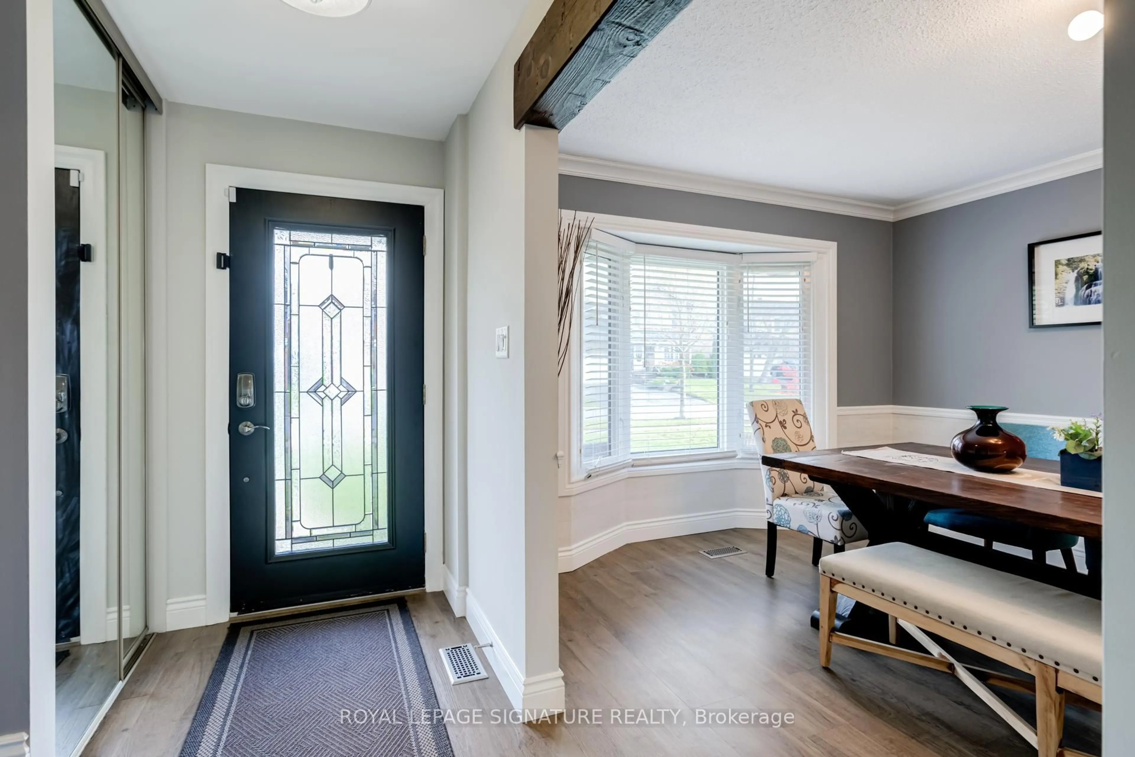 Indoor entryway for 40 Janedale Cres, Whitby Ontario L1N 6Z5