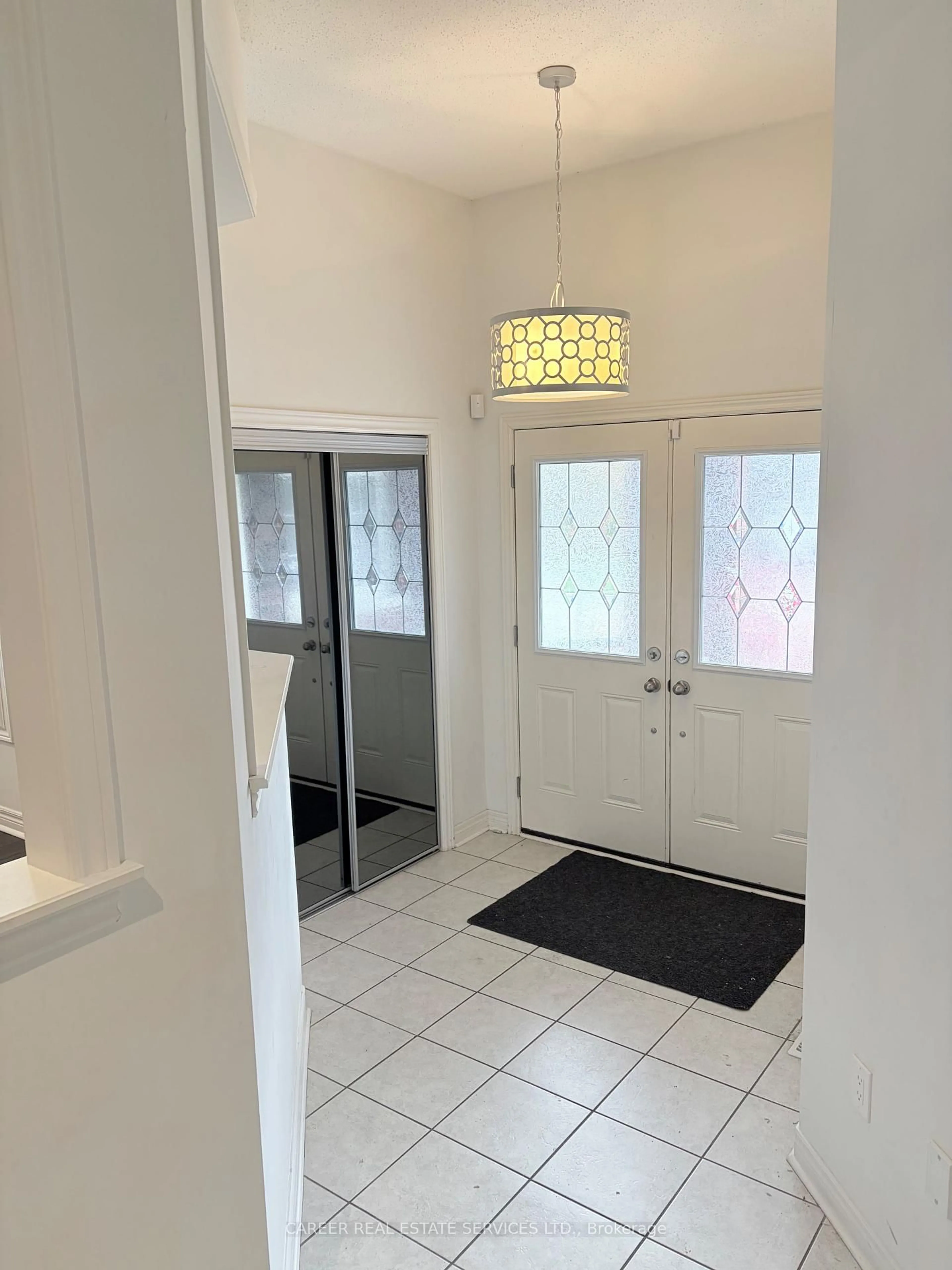 Indoor entryway for 18 Crellin St, Ajax Ontario L1Z 0P4