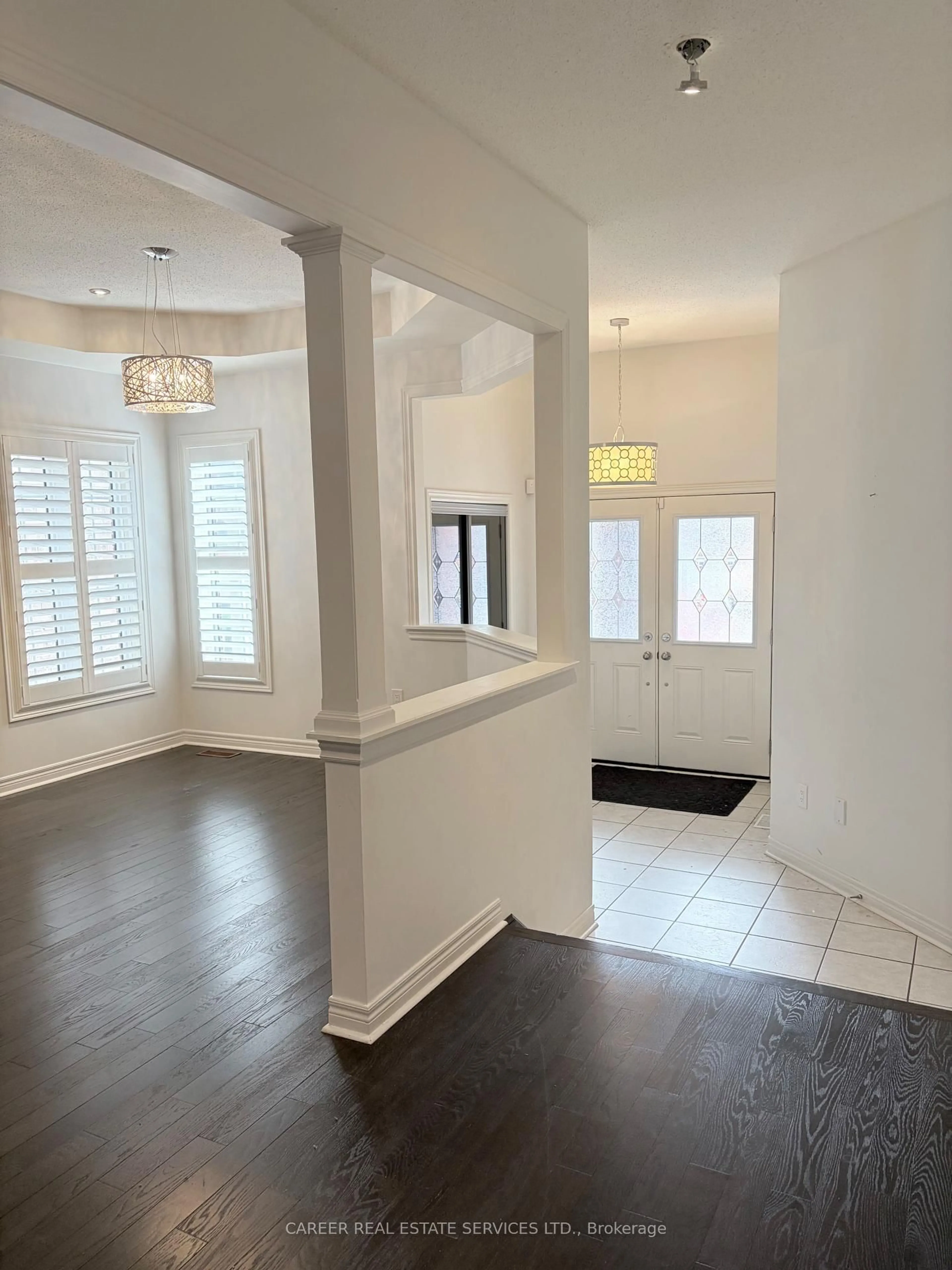 Indoor entryway for 18 Crellin St, Ajax Ontario L1Z 0P4