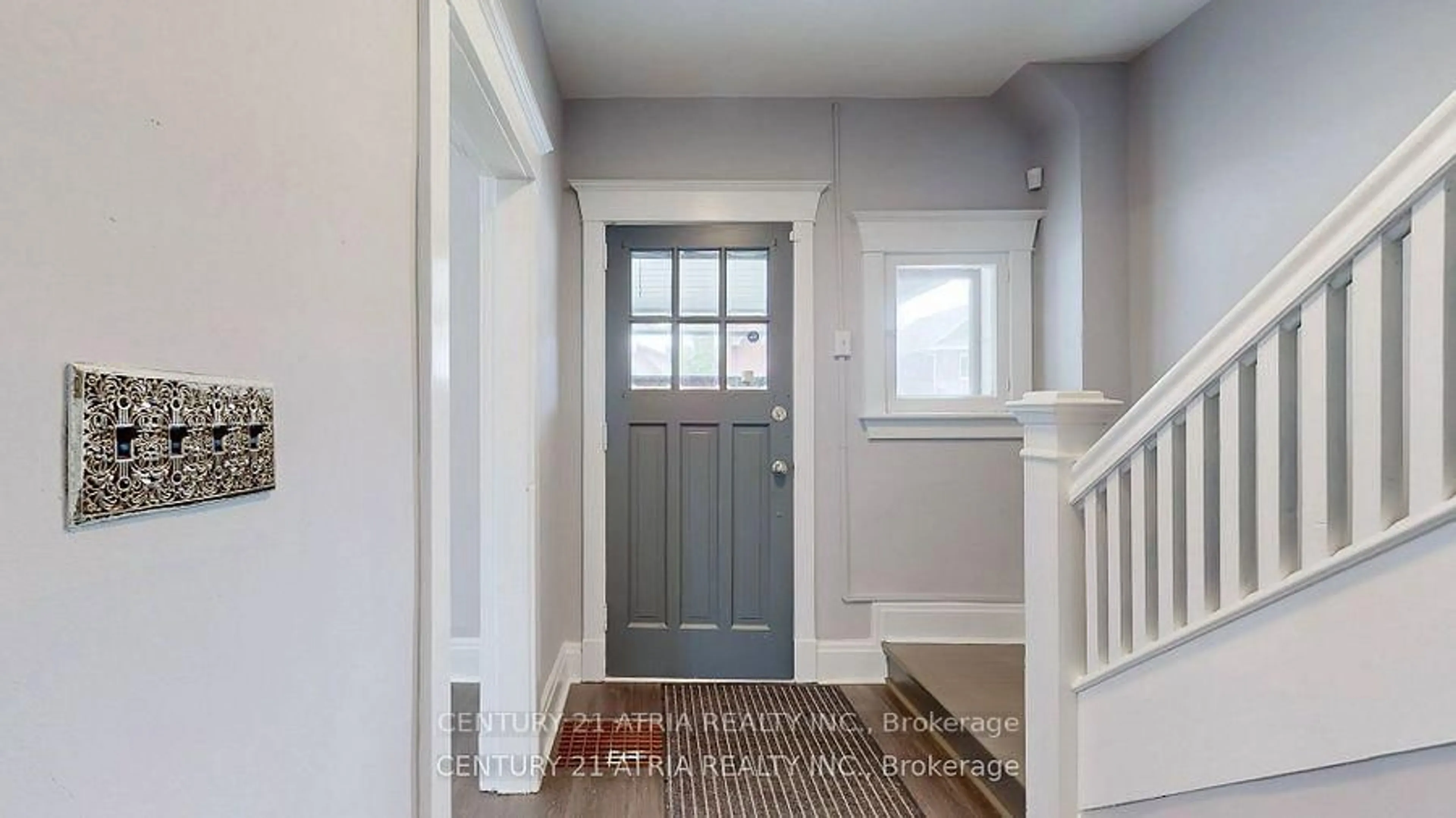 Indoor entryway for 149 Adelaide Ave, Oshawa Ontario L1G 1Z2