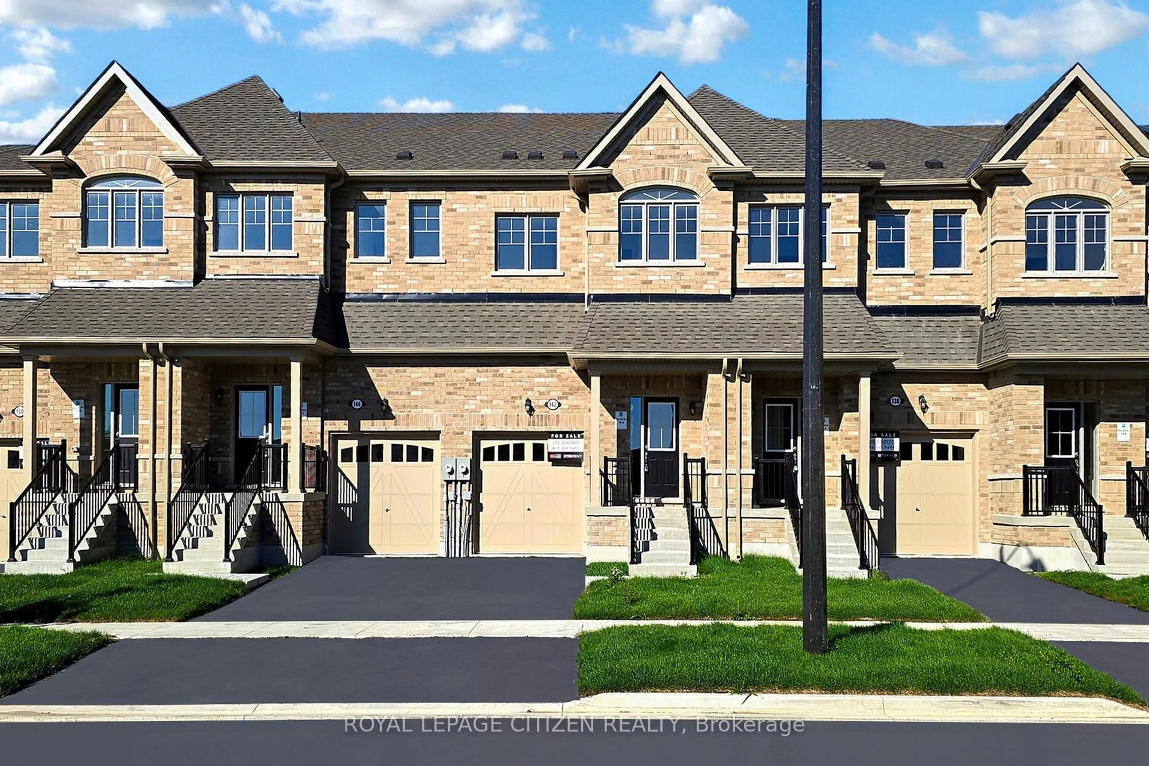 Home with brick exterior material, street for 142 North Garden Blvd, Scugog Ontario L9L 1B3