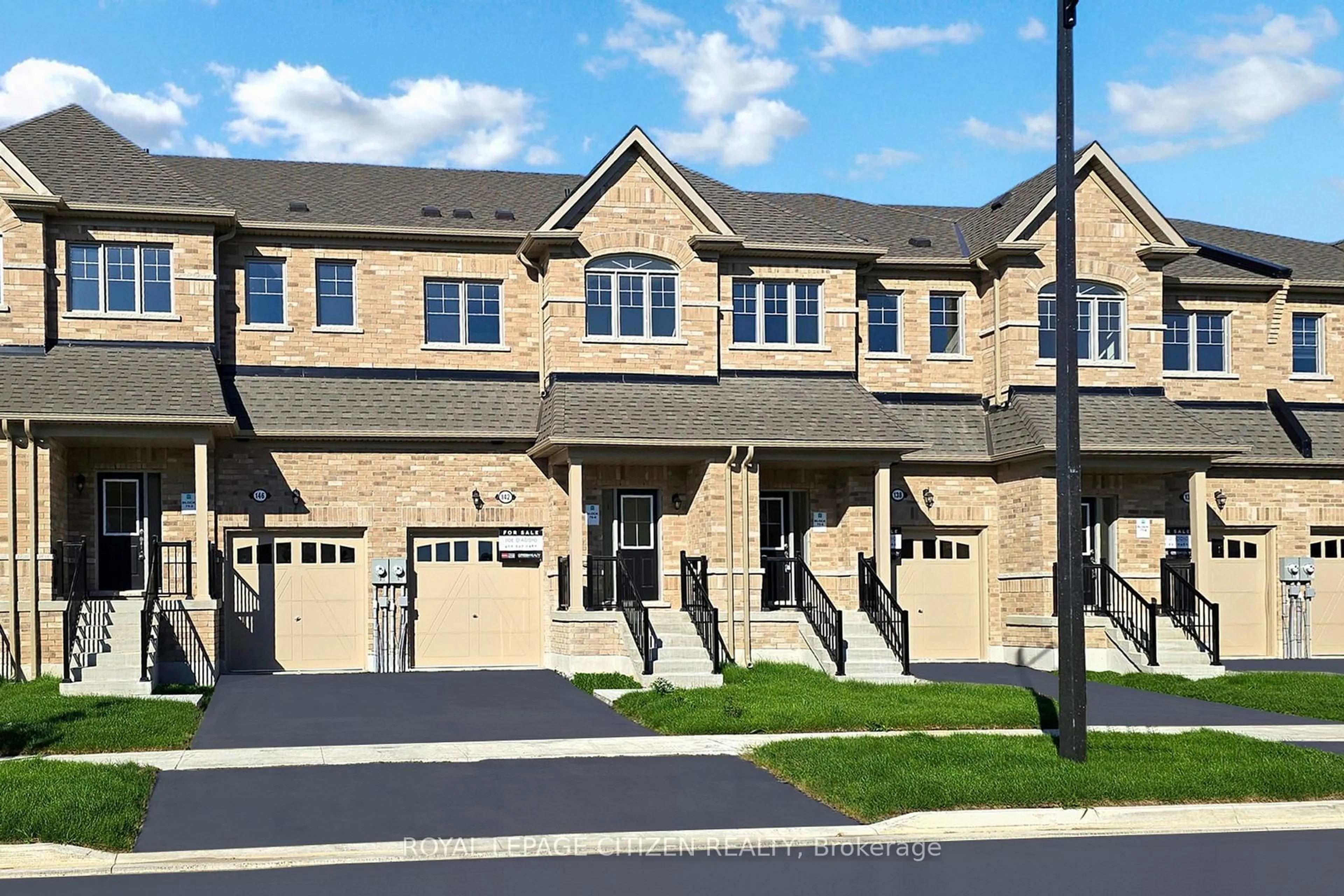 Home with brick exterior material, street for 142 North Garden Blvd, Scugog Ontario L9L 1B3