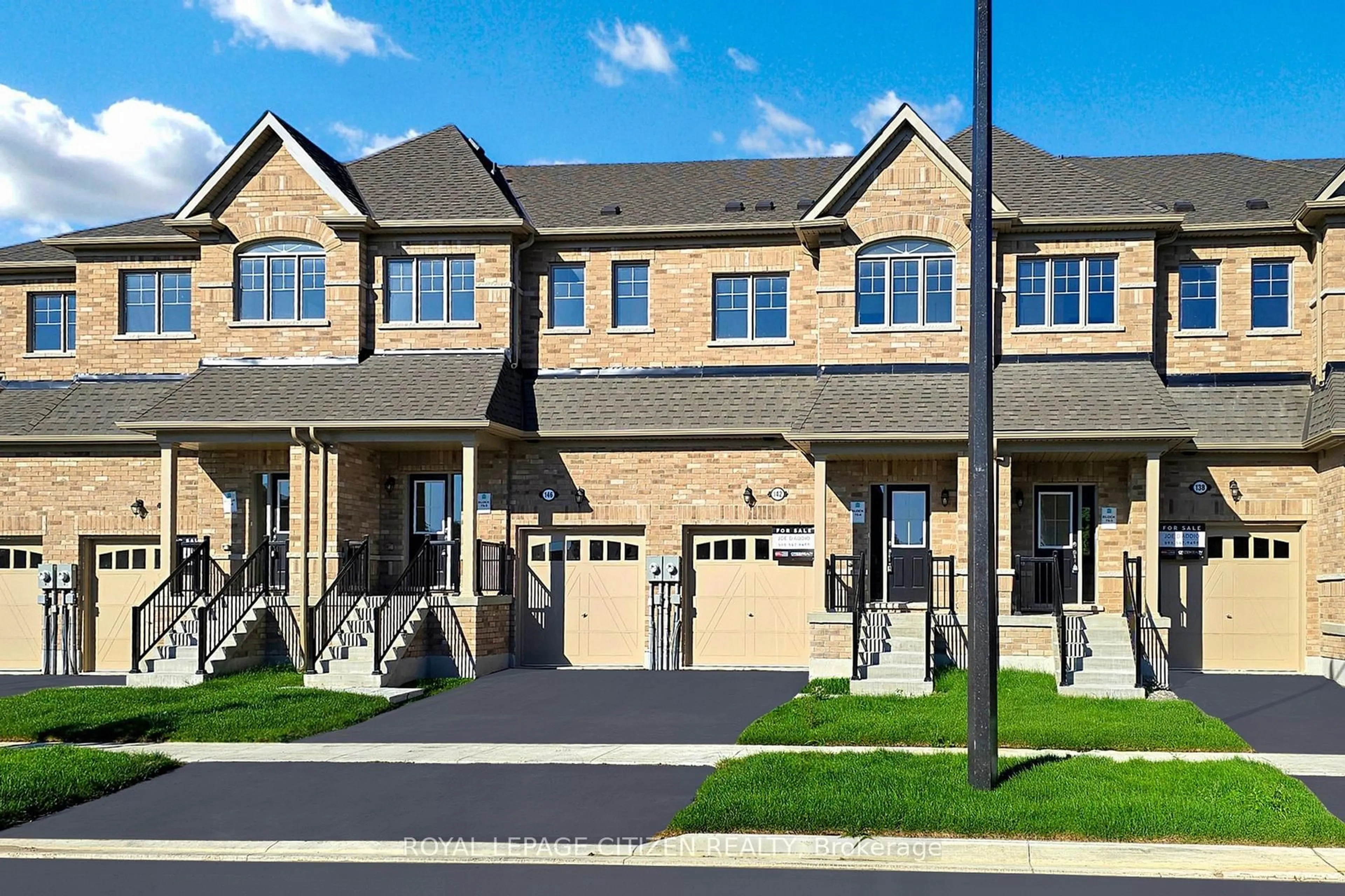 Home with brick exterior material, street for 142 North Garden Blvd, Scugog Ontario L9L 1B3