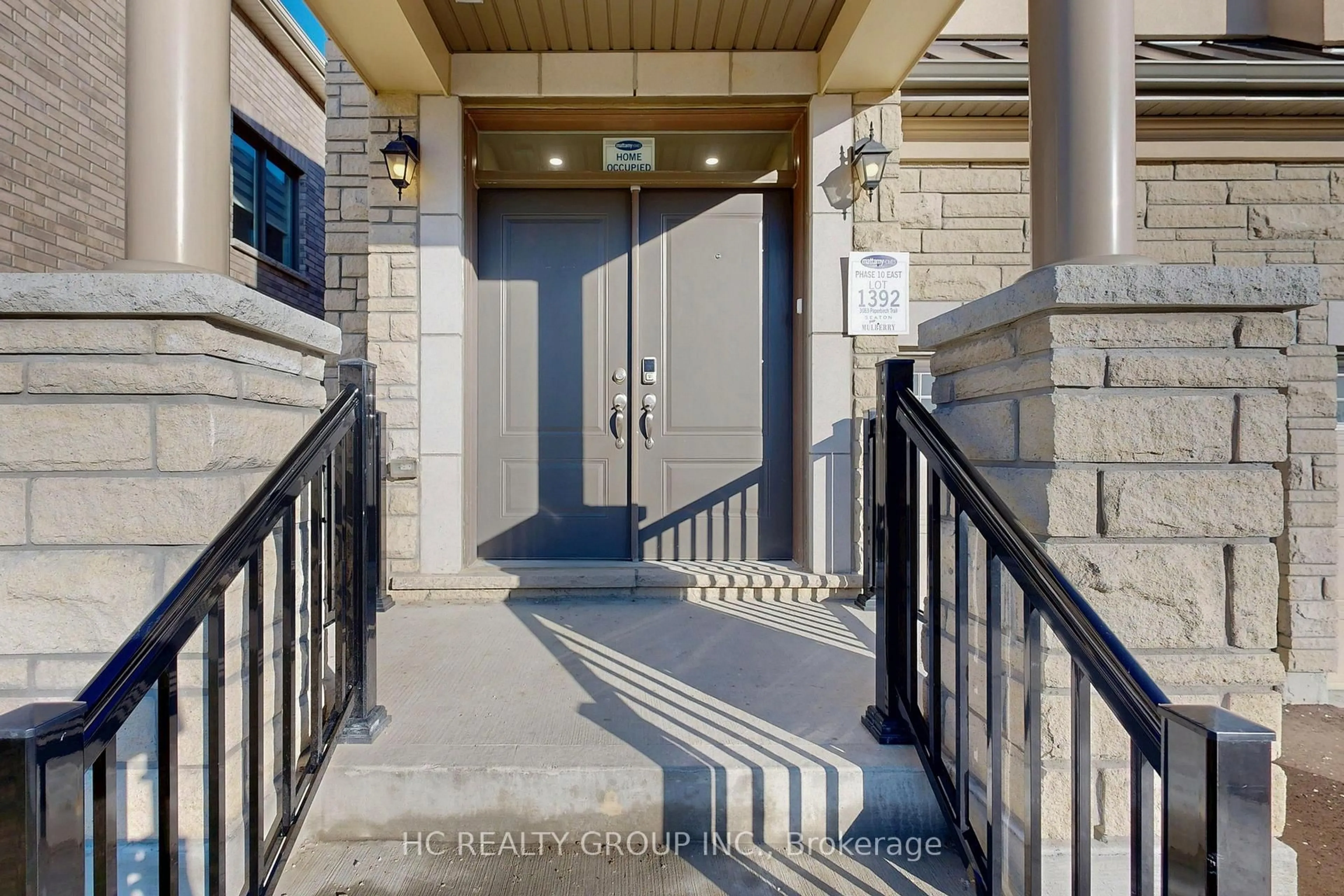 Indoor entryway for 3083 Paperbirch Tr, Pickering Ontario L1X 0N9