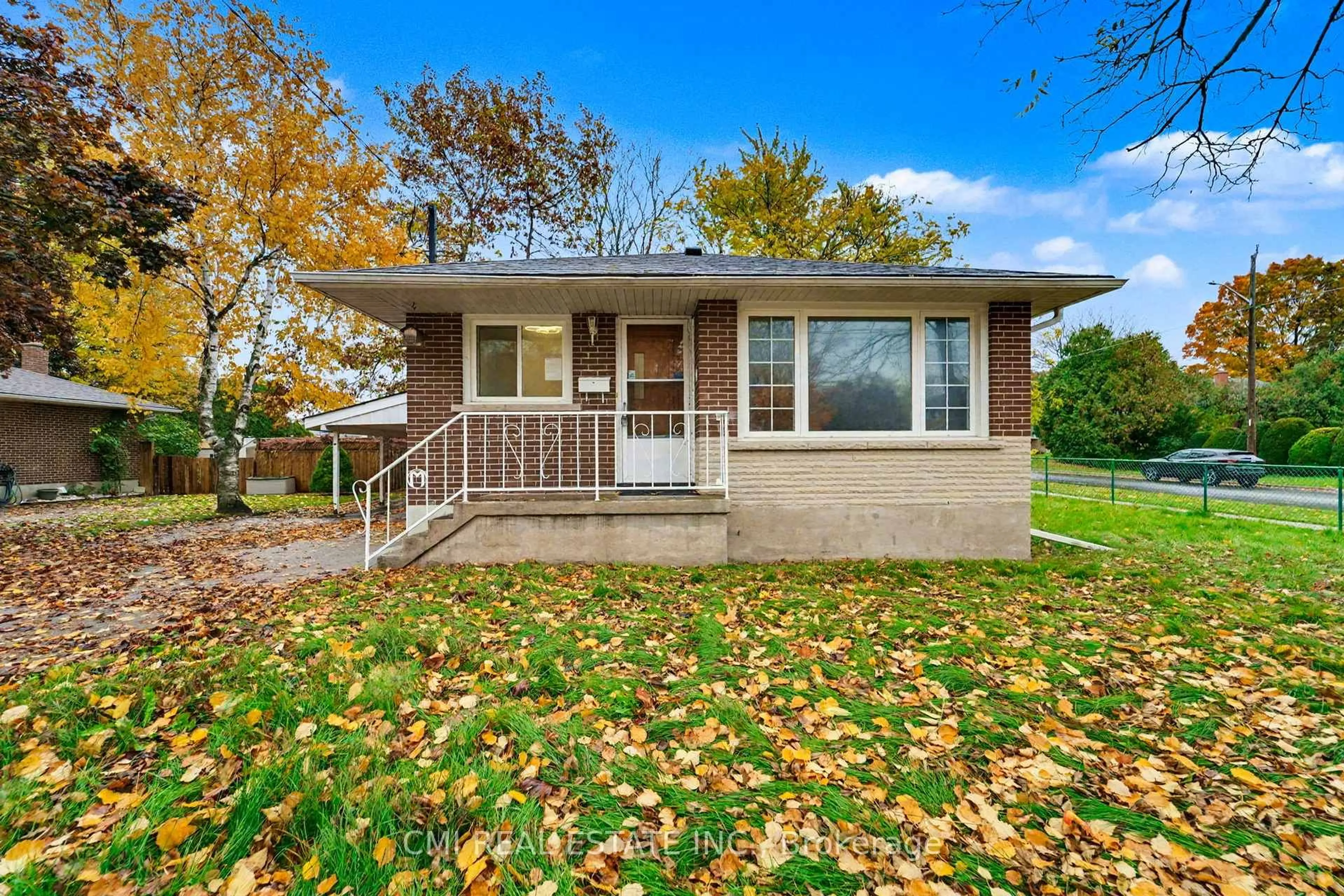 Home with vinyl exterior material, street for 49 Beatrice St, Oshawa Ontario L1G 3M6