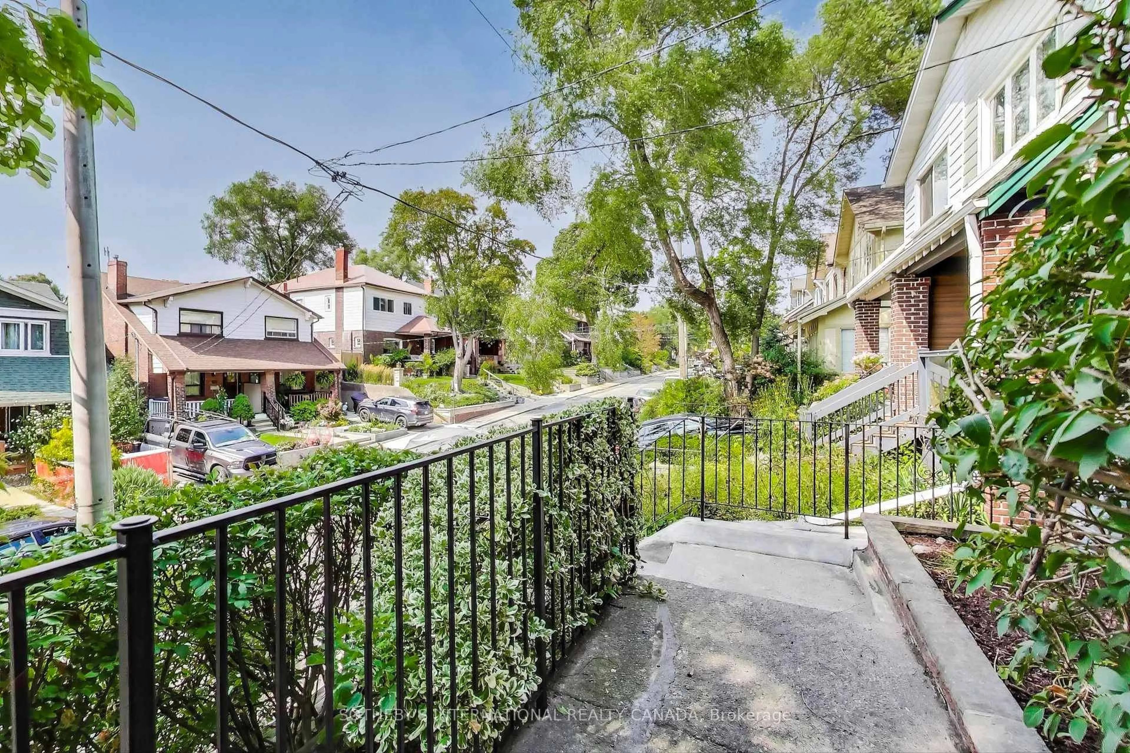 Patio, street for 159 Glenmount Park Rd, Toronto Ontario M4E 2N3