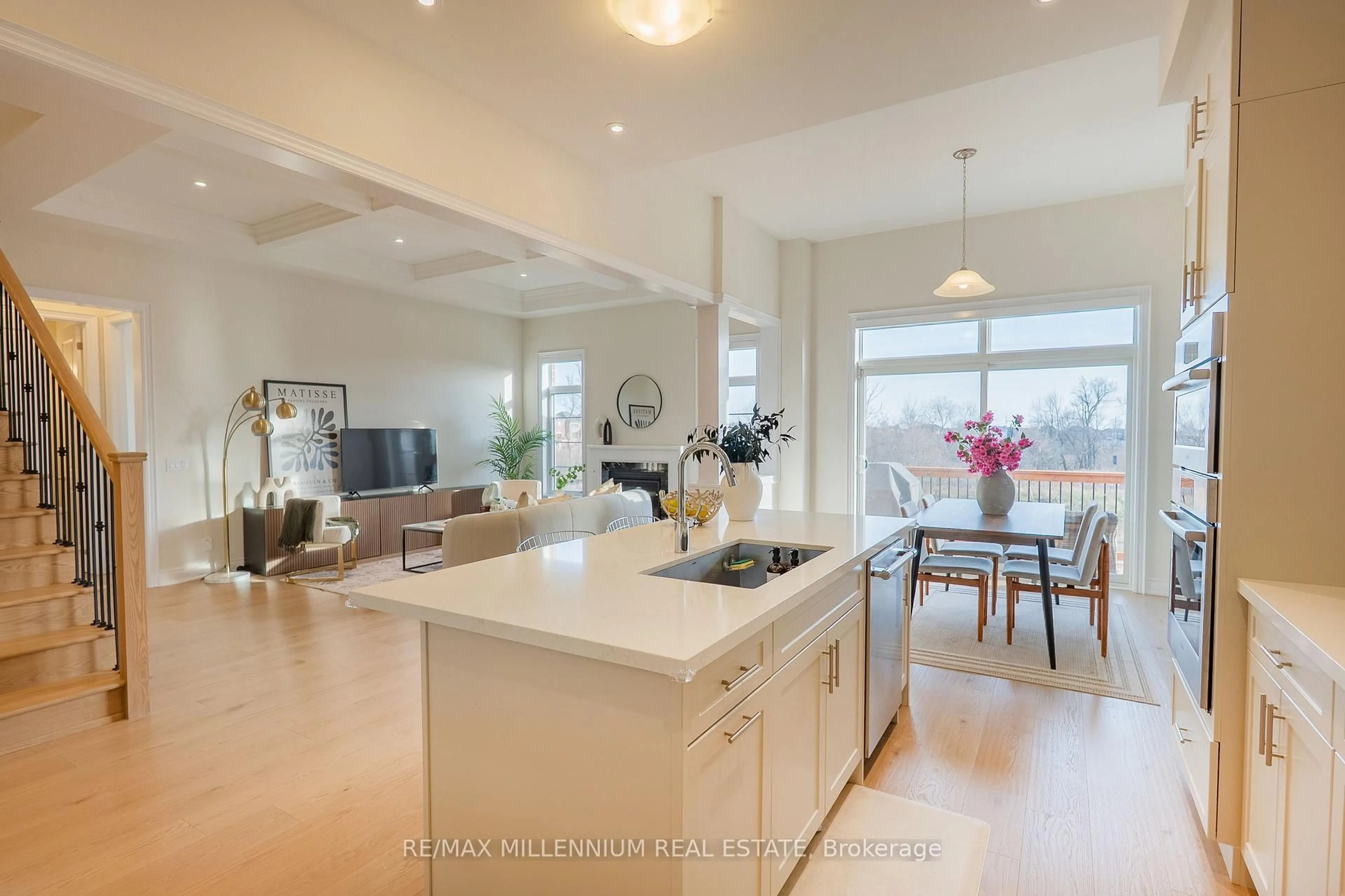 Open concept kitchen, unknown for 7 Spring Garden Crt, Whitby Ontario L1P 1Y4