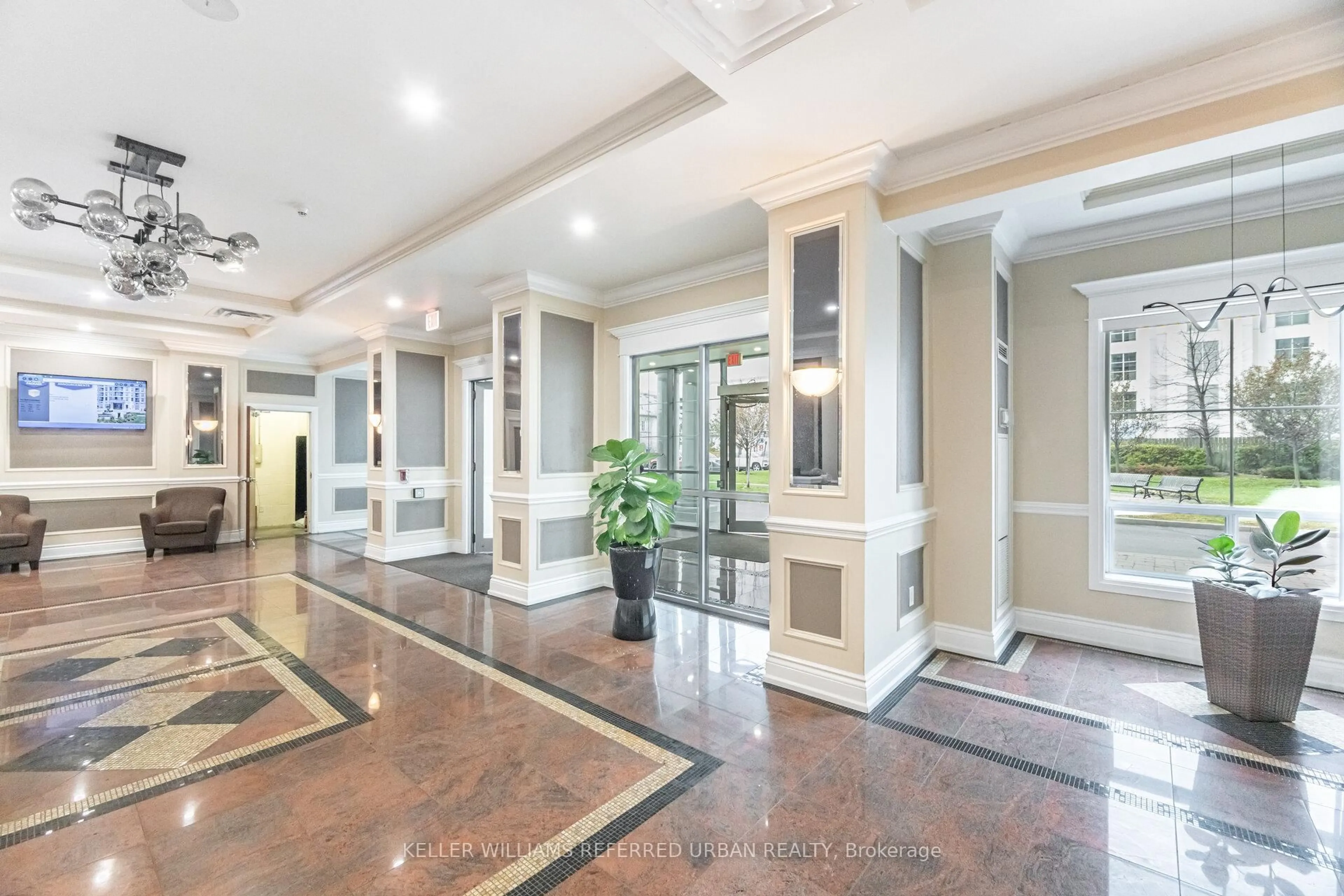 Indoor foyer for 8 Rosebank Dr #17K, Toronto Ontario M1B 5Z3
