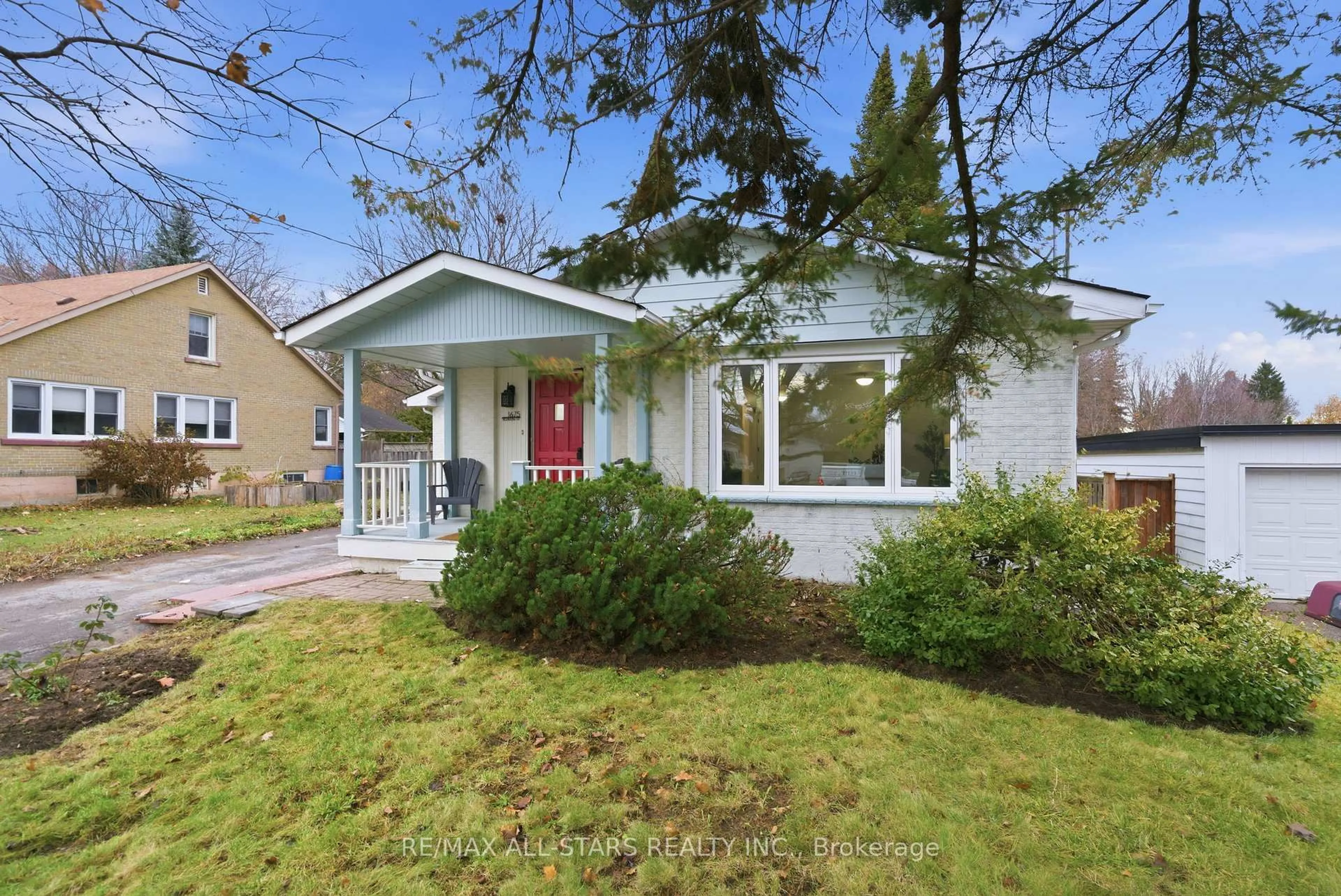 Home with vinyl exterior material, street for 1675 Scugog St, Scugog Ontario L9L 1K4