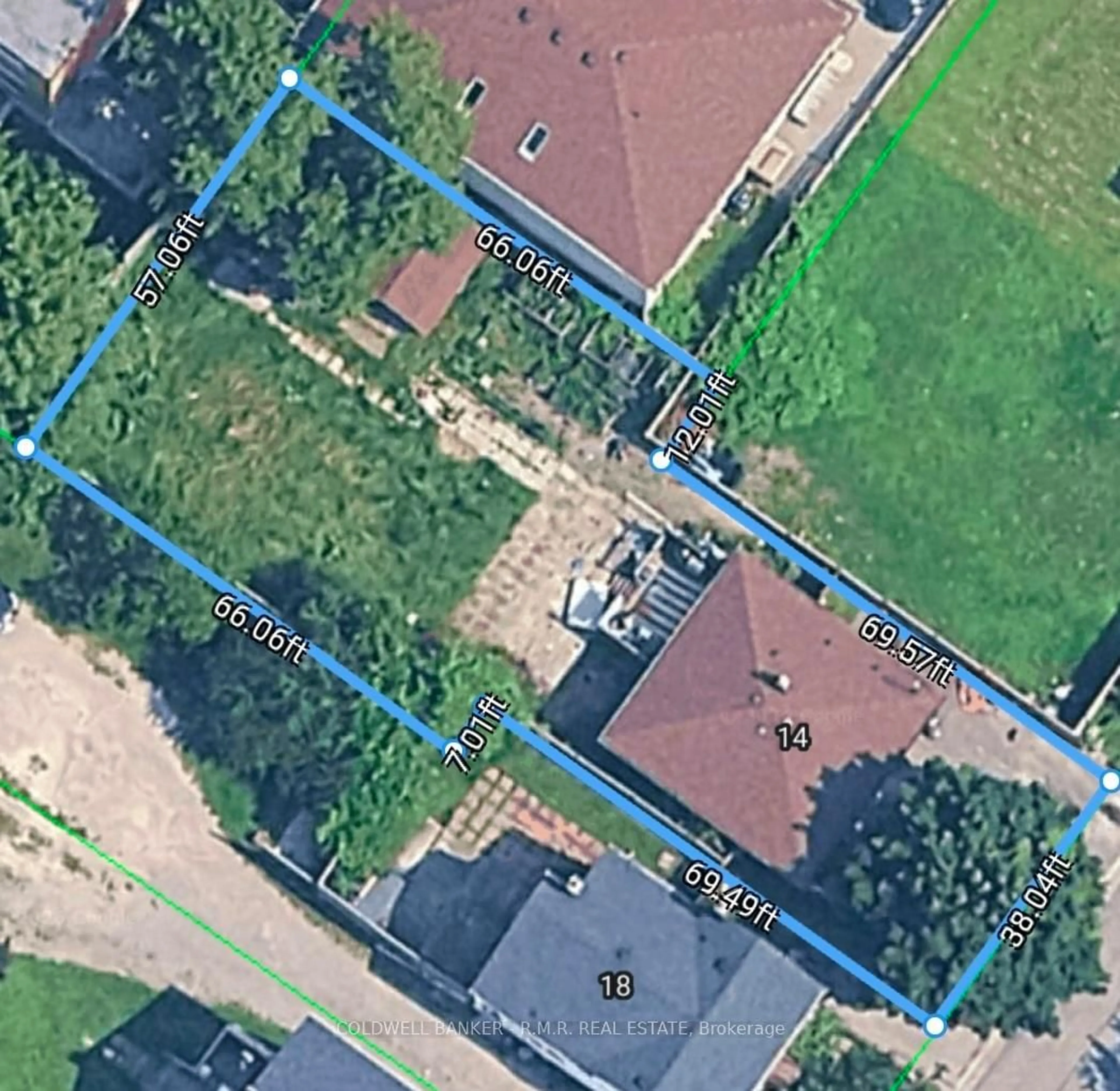 A pic from outside/outdoor area/front of a property/back of a property/a pic from drone, street for 14 Whiting Ave, Oshawa Ontario L1H 3T3