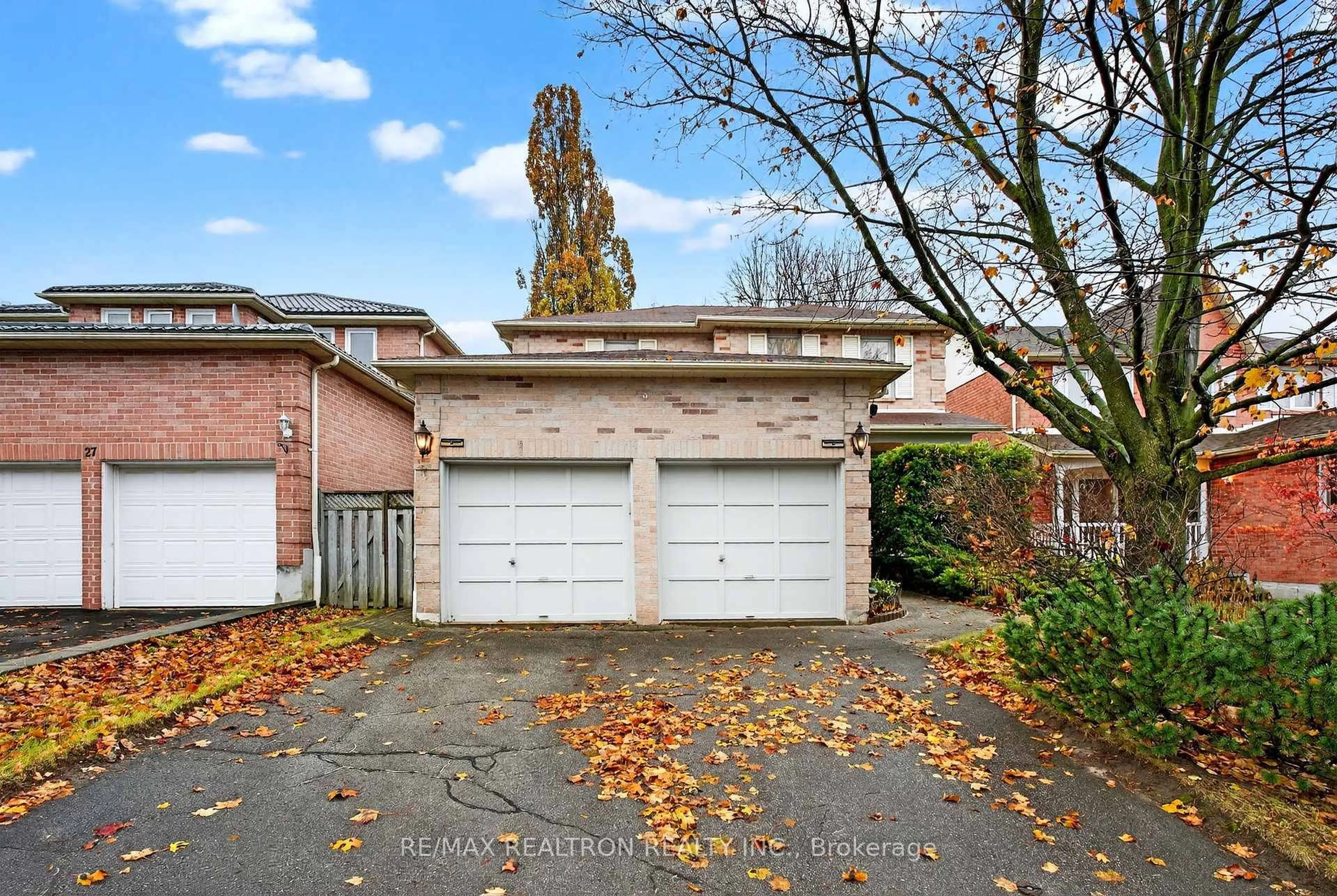 Unknown for 29 Locker Dr, Ajax Ontario L1T 3K8