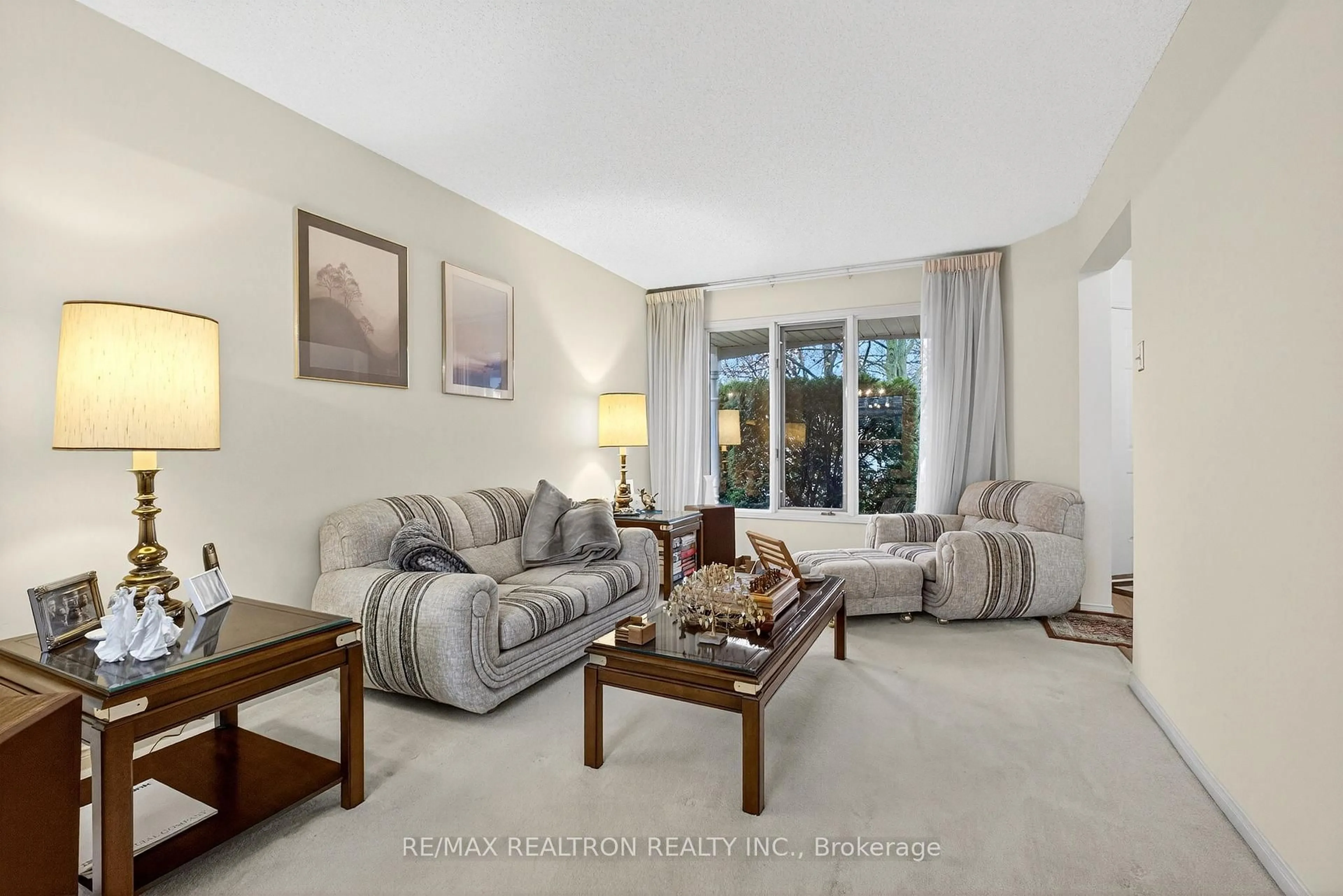 Living room with furniture, unknown for 29 Locker Dr, Ajax Ontario L1T 3K8