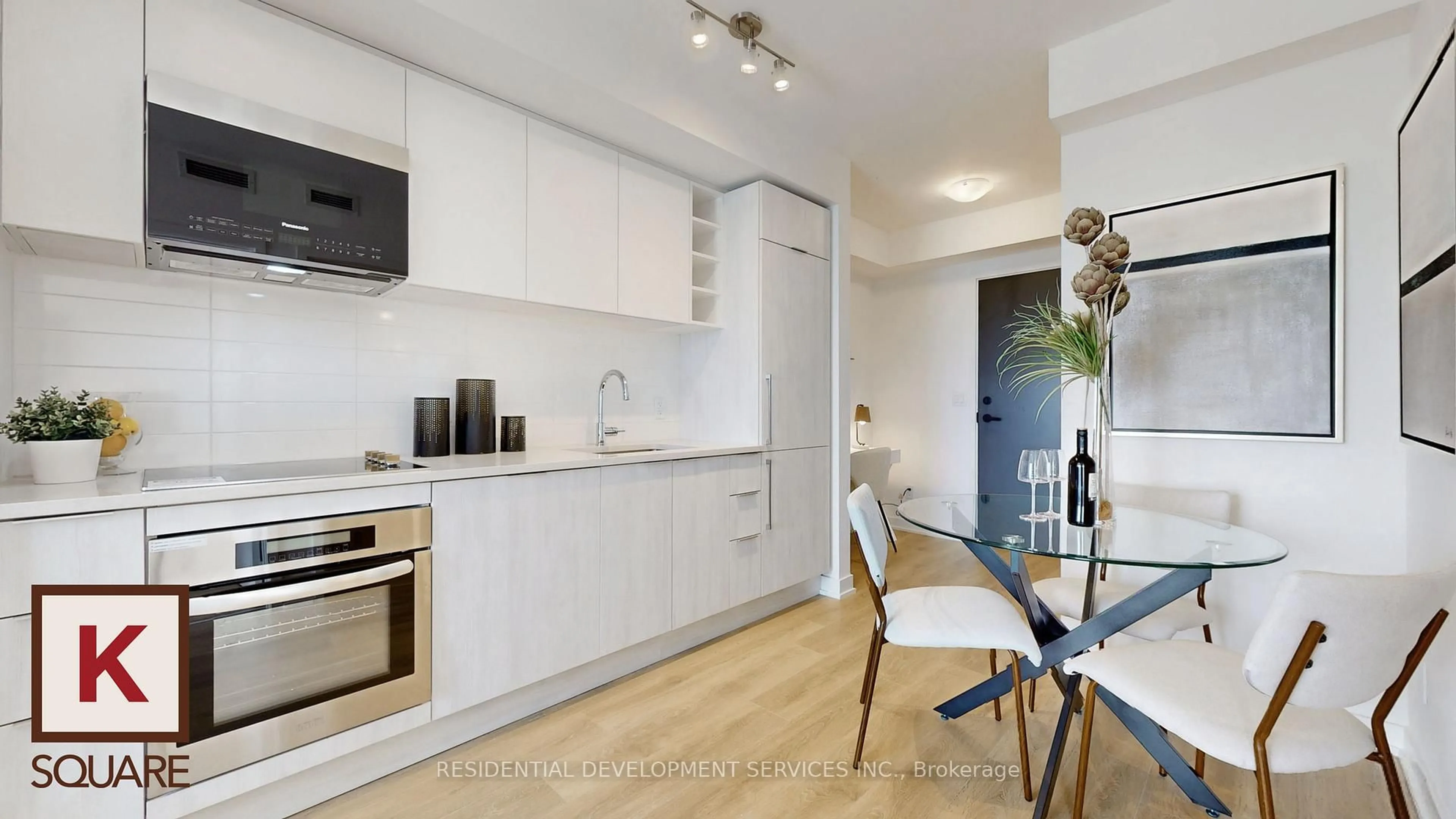 Standard kitchen, wood/laminate floor for 2031 Kennedy Rd #2026, Toronto Ontario M1T 0B8