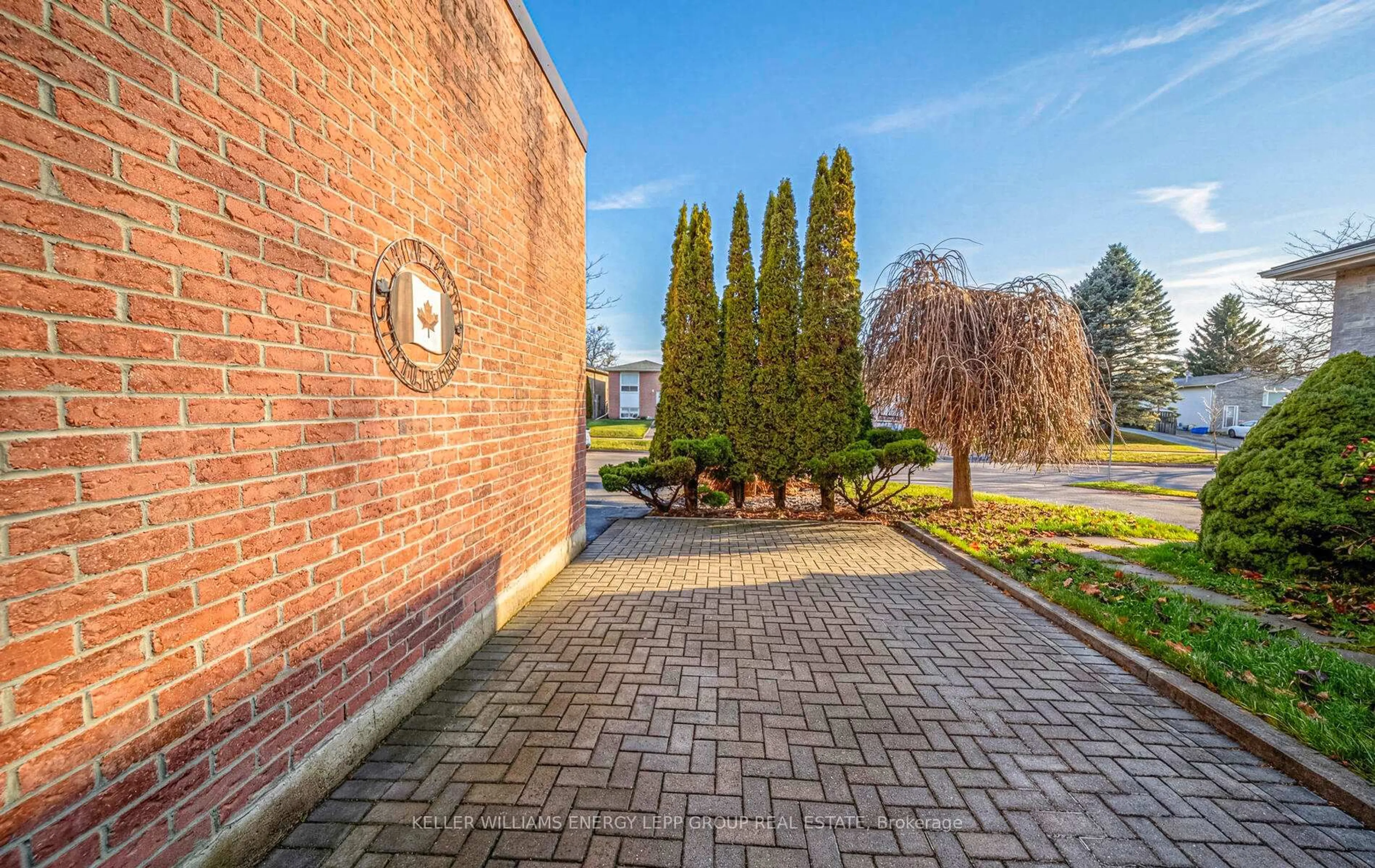 Home with brick exterior material, street for 1407 Outlet Dr, Oshawa Ontario L1J 7Z2