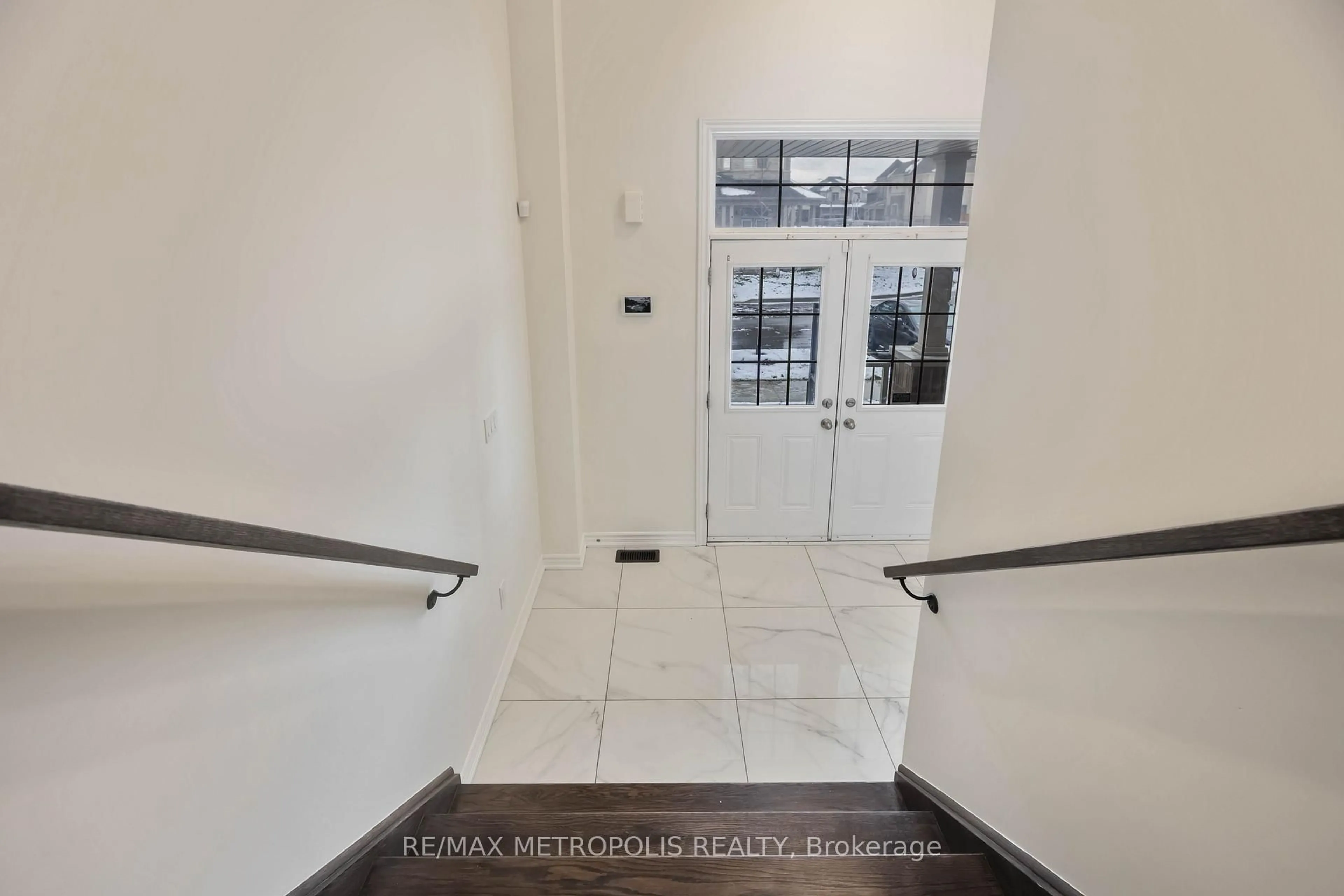 Indoor foyer for 219 Doug Finney St, Oshawa Ontario L1K 3G3