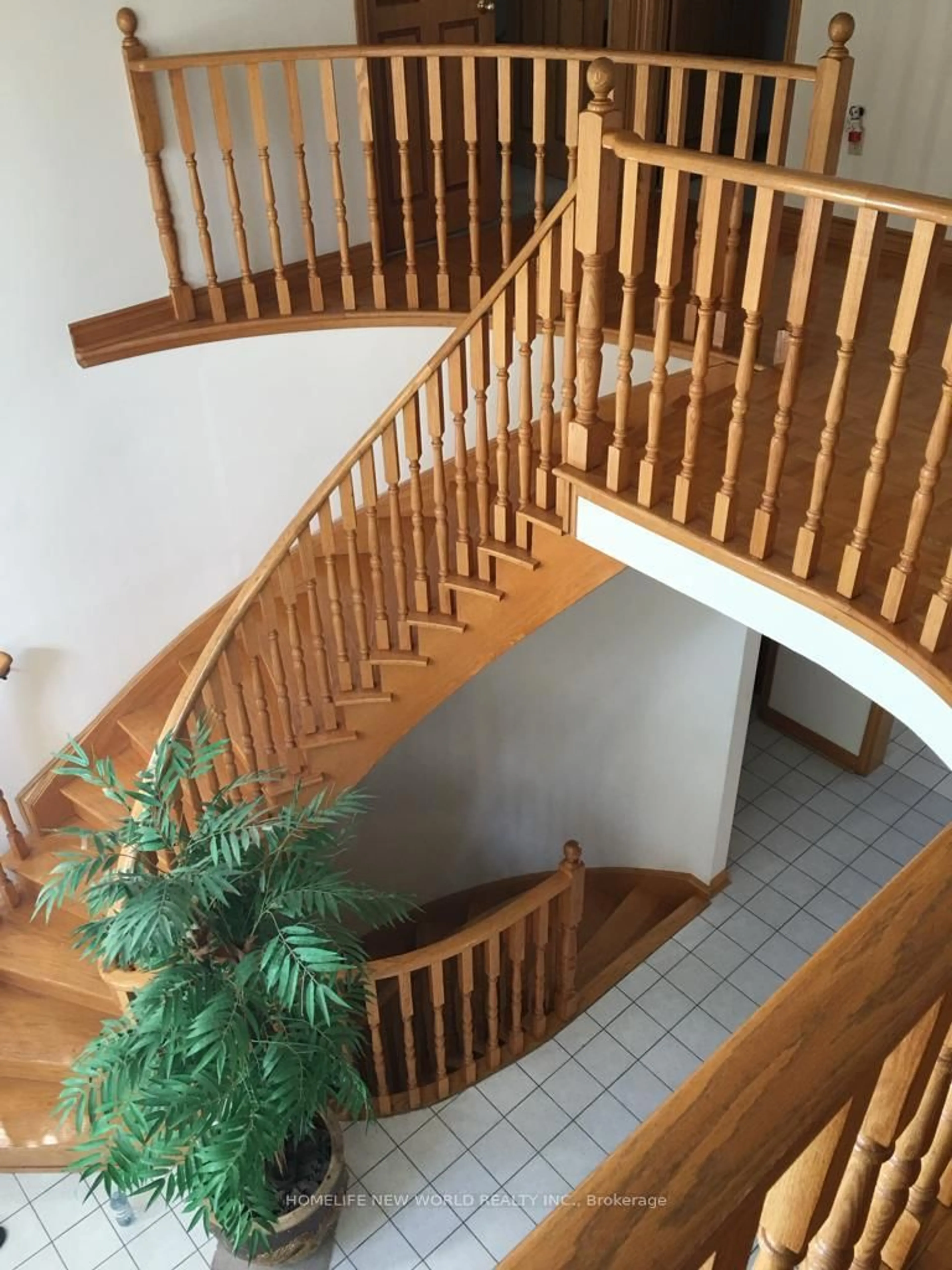 Stairs for 81 Dalmatian Cres, Toronto Ontario M1C 4W8