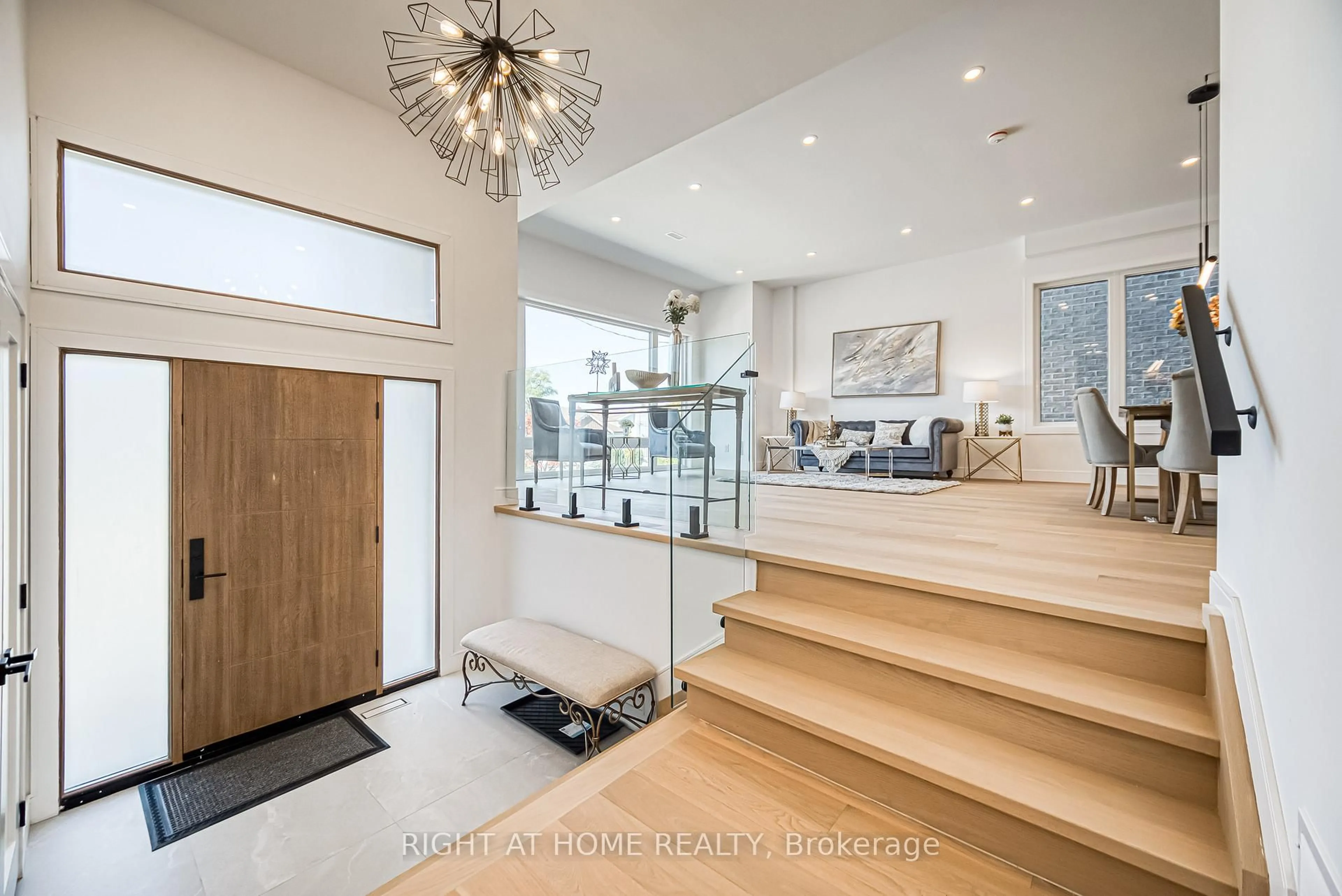 Indoor entryway for 67 Bexhill Ave, Toronto Ontario M1L 3B7