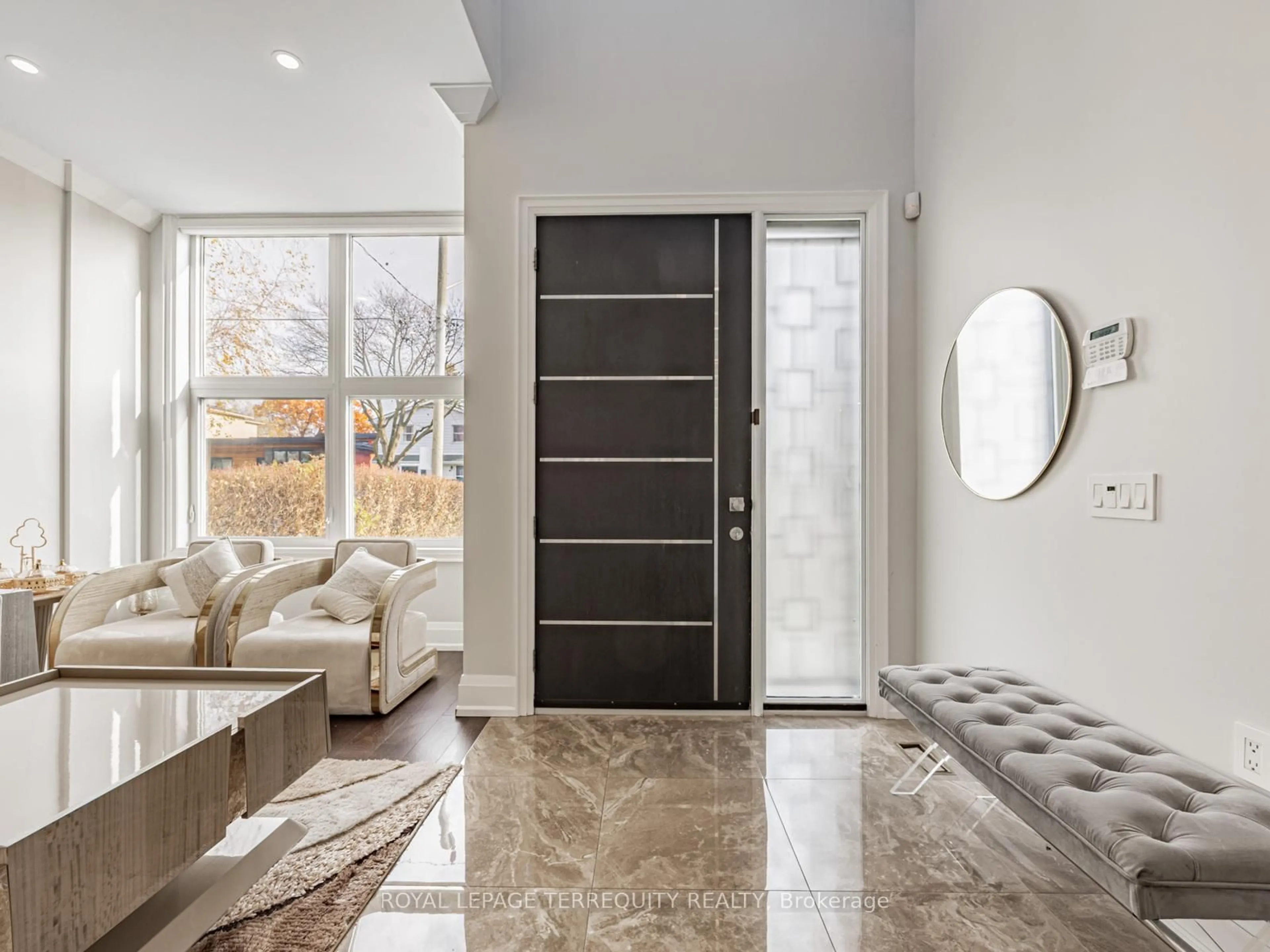 Indoor entryway for 50 Eastville Ave, Toronto Ontario M1M 2N7