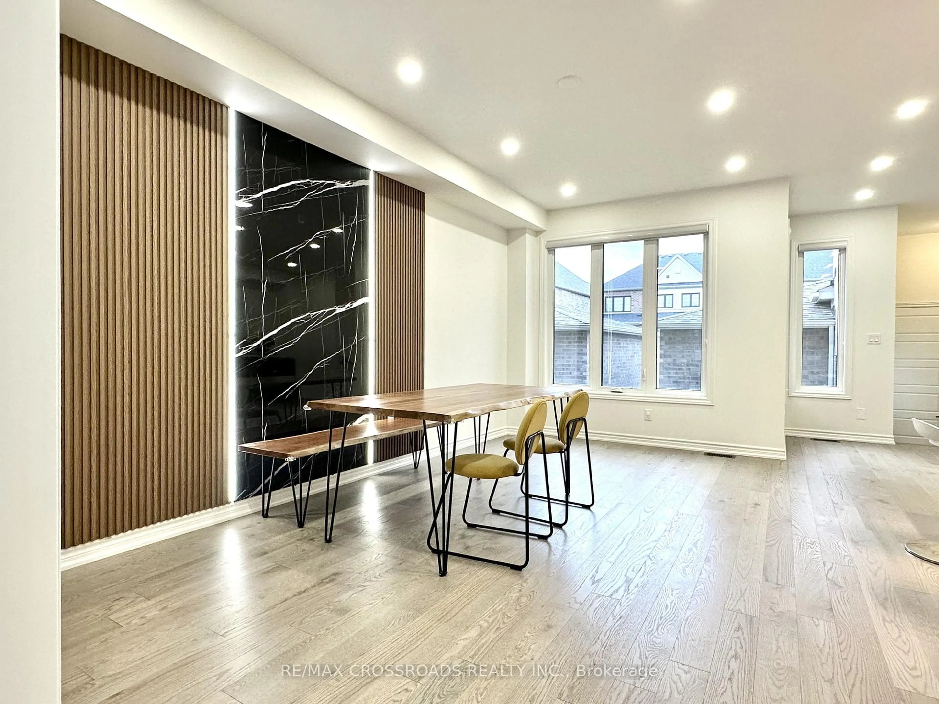 A pic of a room for 493 Twin Streams Rd, Whitby Ontario L1P 0P6