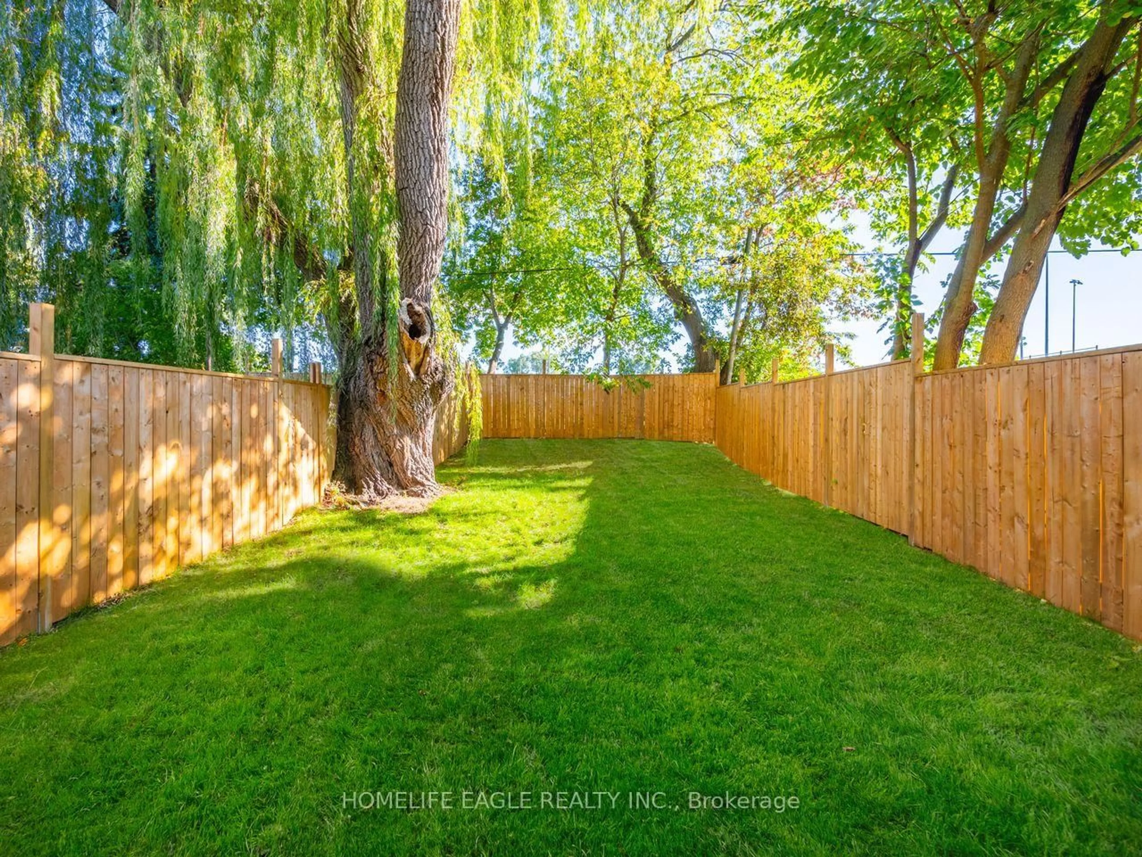 Patio, forest/trees view for 15 Malta St, Toronto Ontario M1N 2L2