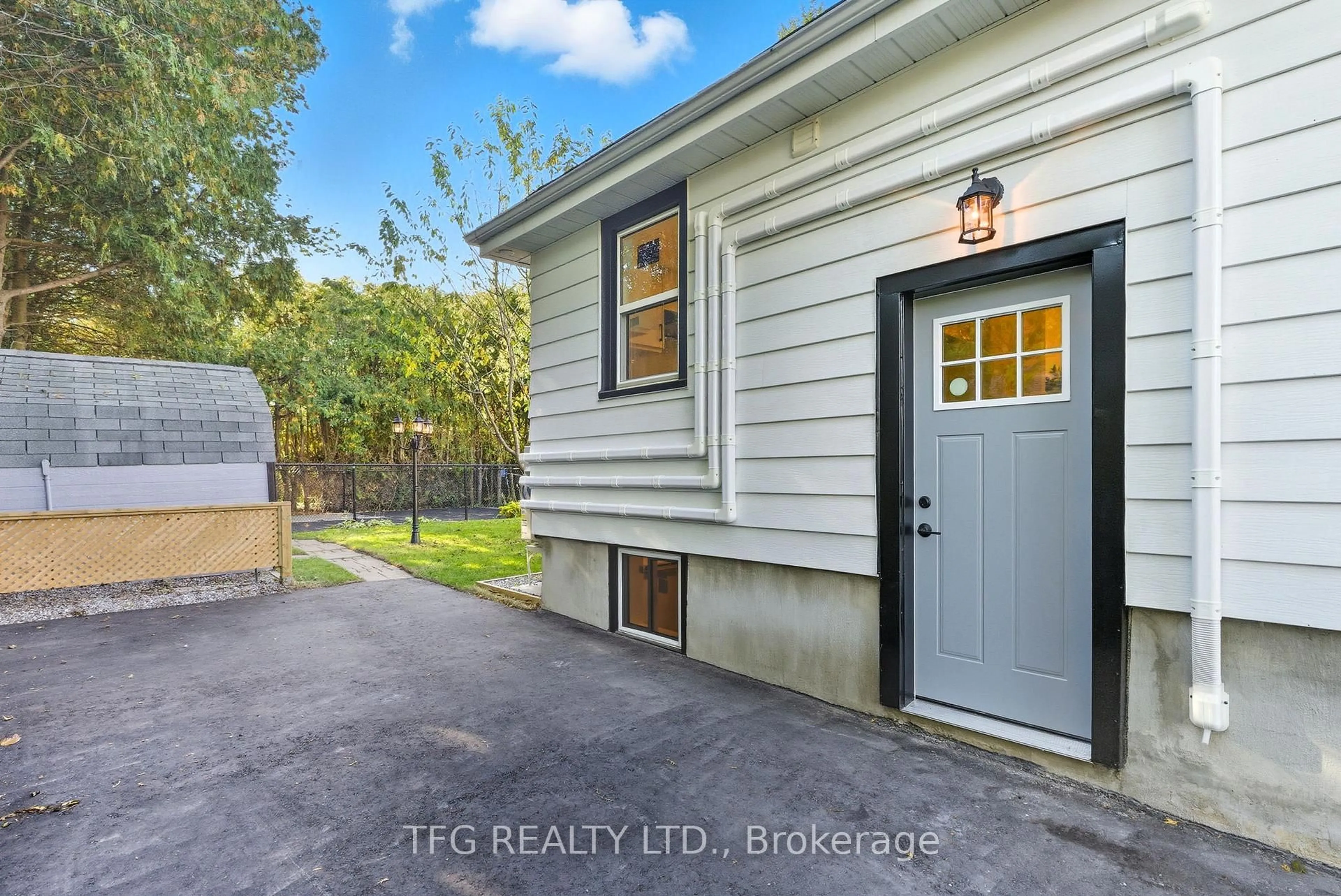 A pic from outside/outdoor area/front of a property/back of a property/a pic from drone, street for 1120 Somerville St, Oshawa Ontario L1G 4K5