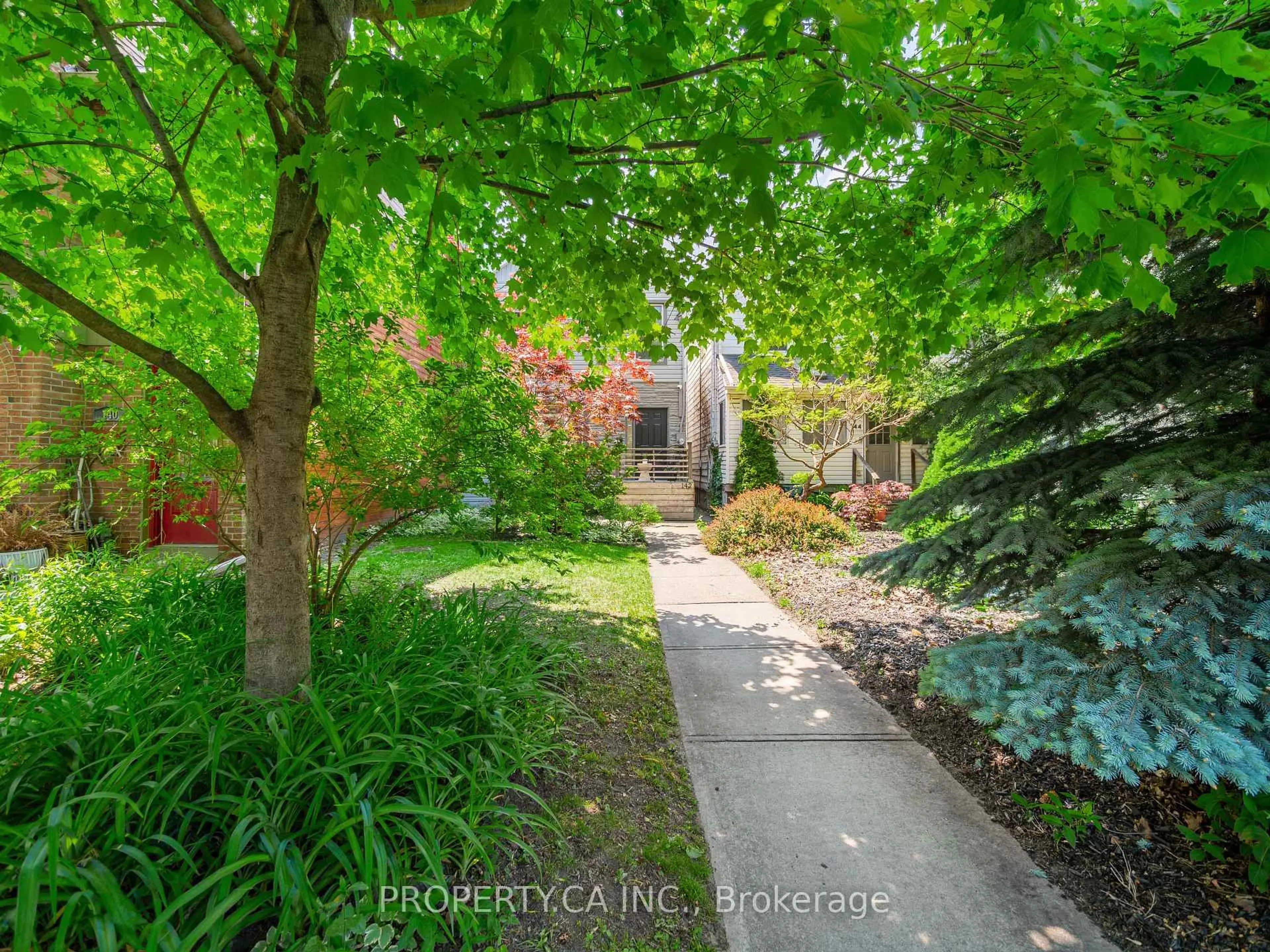 A pic from outside/outdoor area/front of a property/back of a property/a pic from drone, street for 142 Galt Ave, Toronto Ontario M4M 2Z3