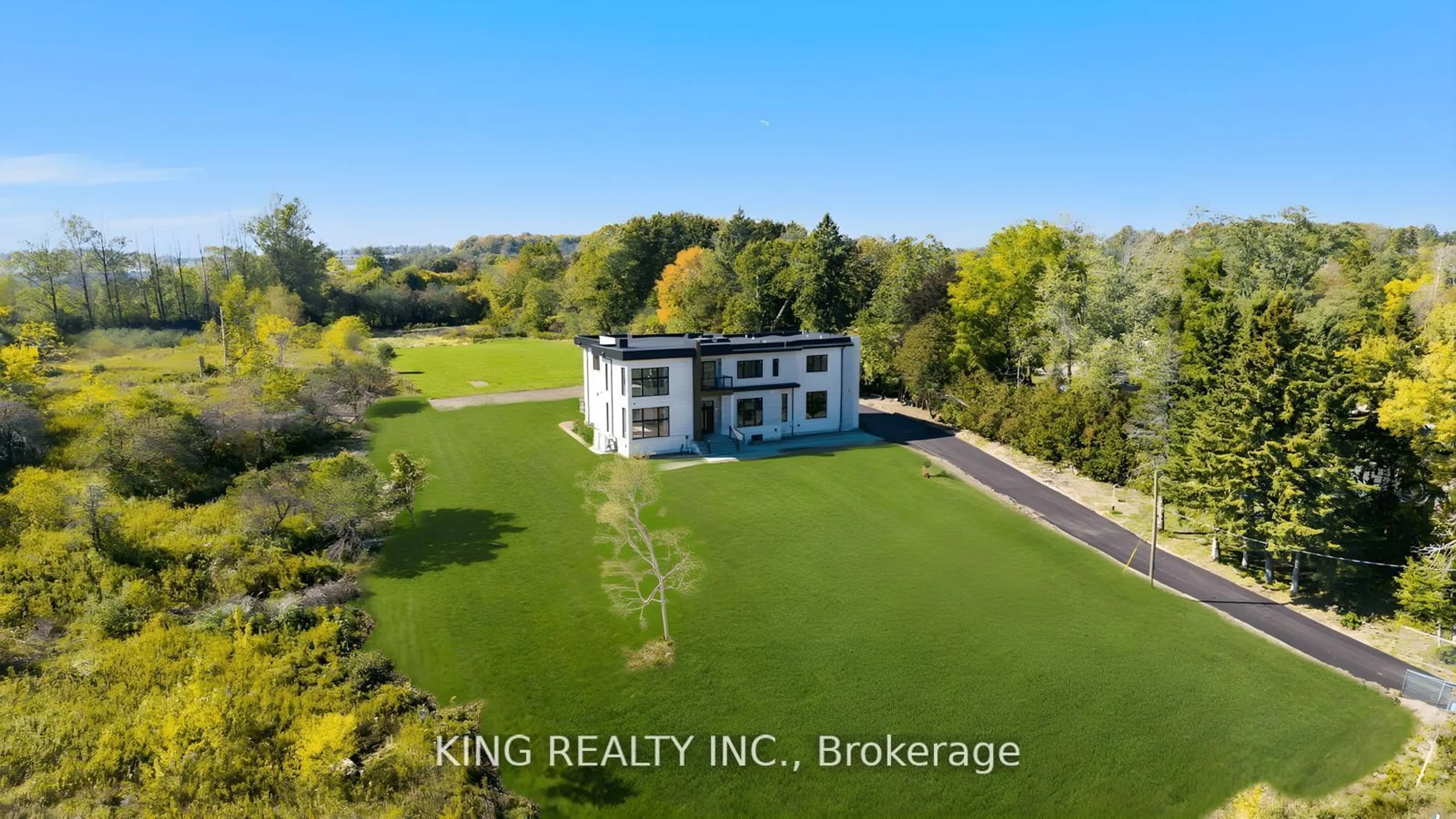 A pic from outside/outdoor area/front of a property/back of a property/a pic from drone, building for 6540 Coronation Rd, Whitby Ontario L0B 1C0