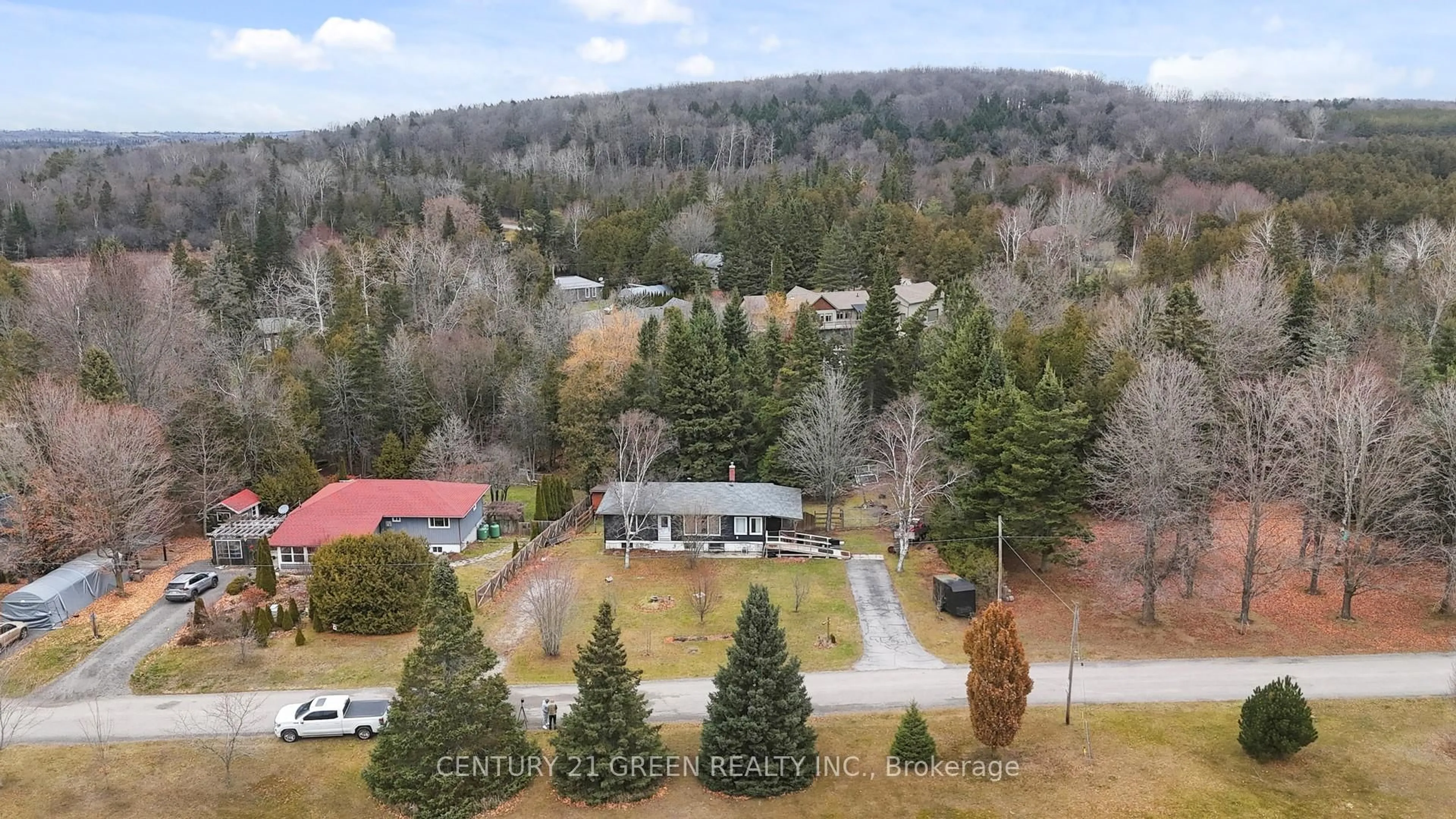 A pic from outside/outdoor area/front of a property/back of a property/a pic from drone, mountain view for 71 WIESENWEG, Scugog Ontario L0B 1B0