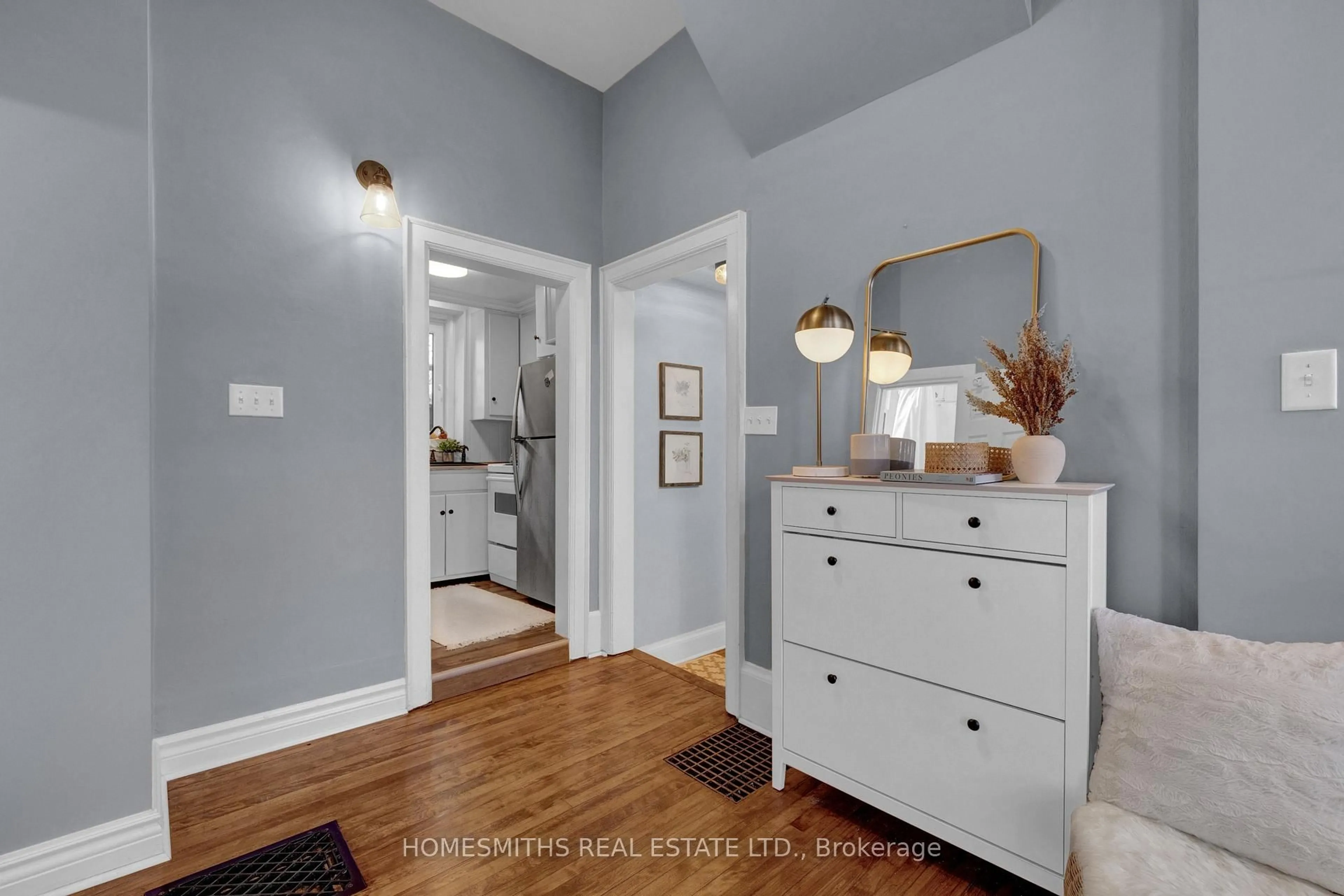 Indoor entryway for 4497 Highway 2 Highway, Clarington Ontario L0A 1J0