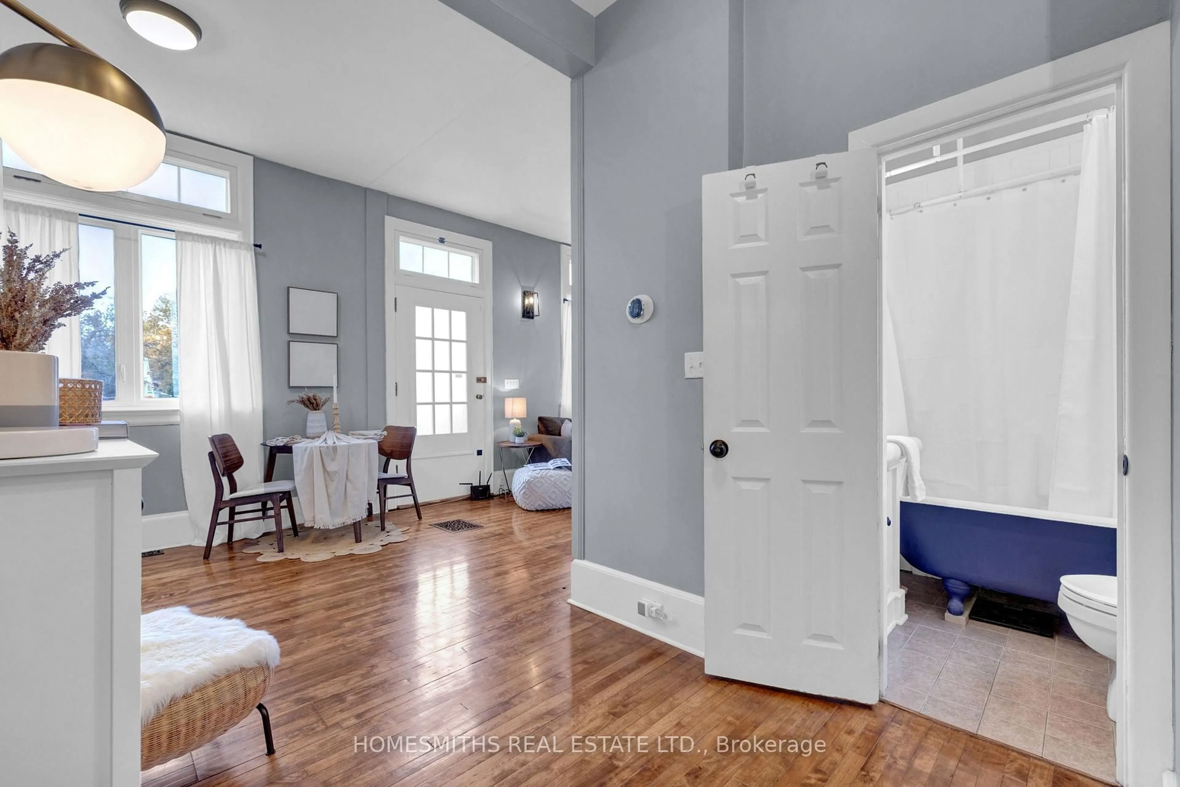 Indoor entryway for 4497 Highway 2 Highway, Clarington Ontario L0A 1J0