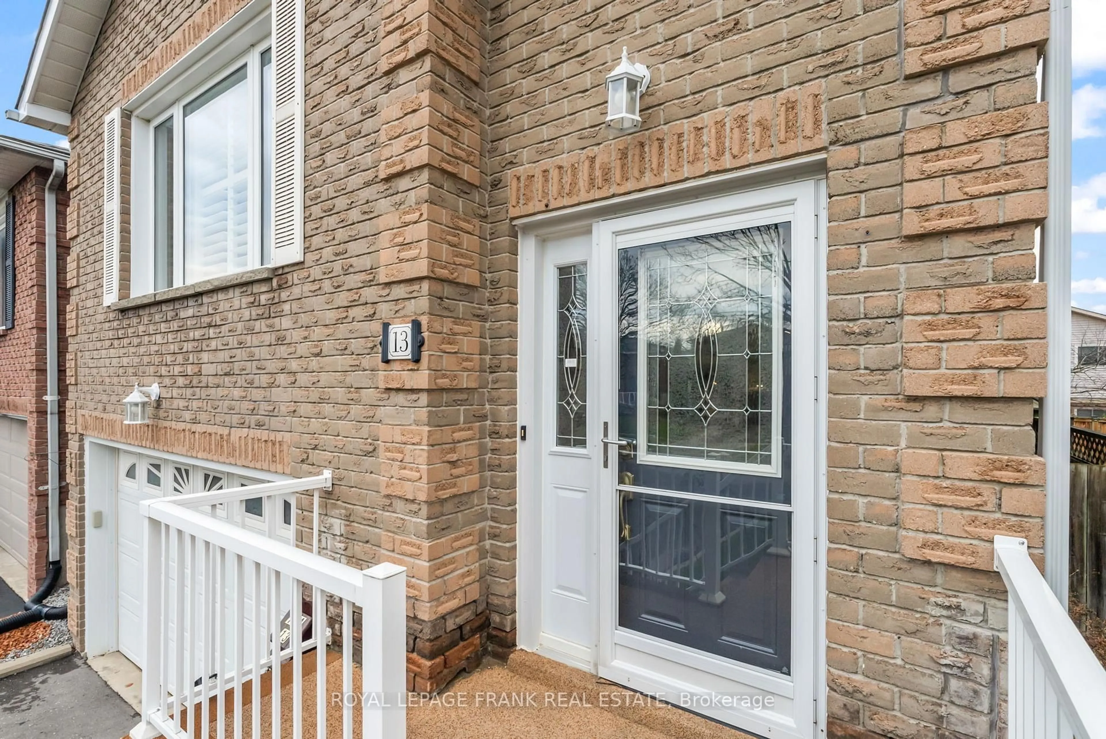 Indoor entryway for 13 Mcfeeters Cres, Clarington Ontario L1C 4G6
