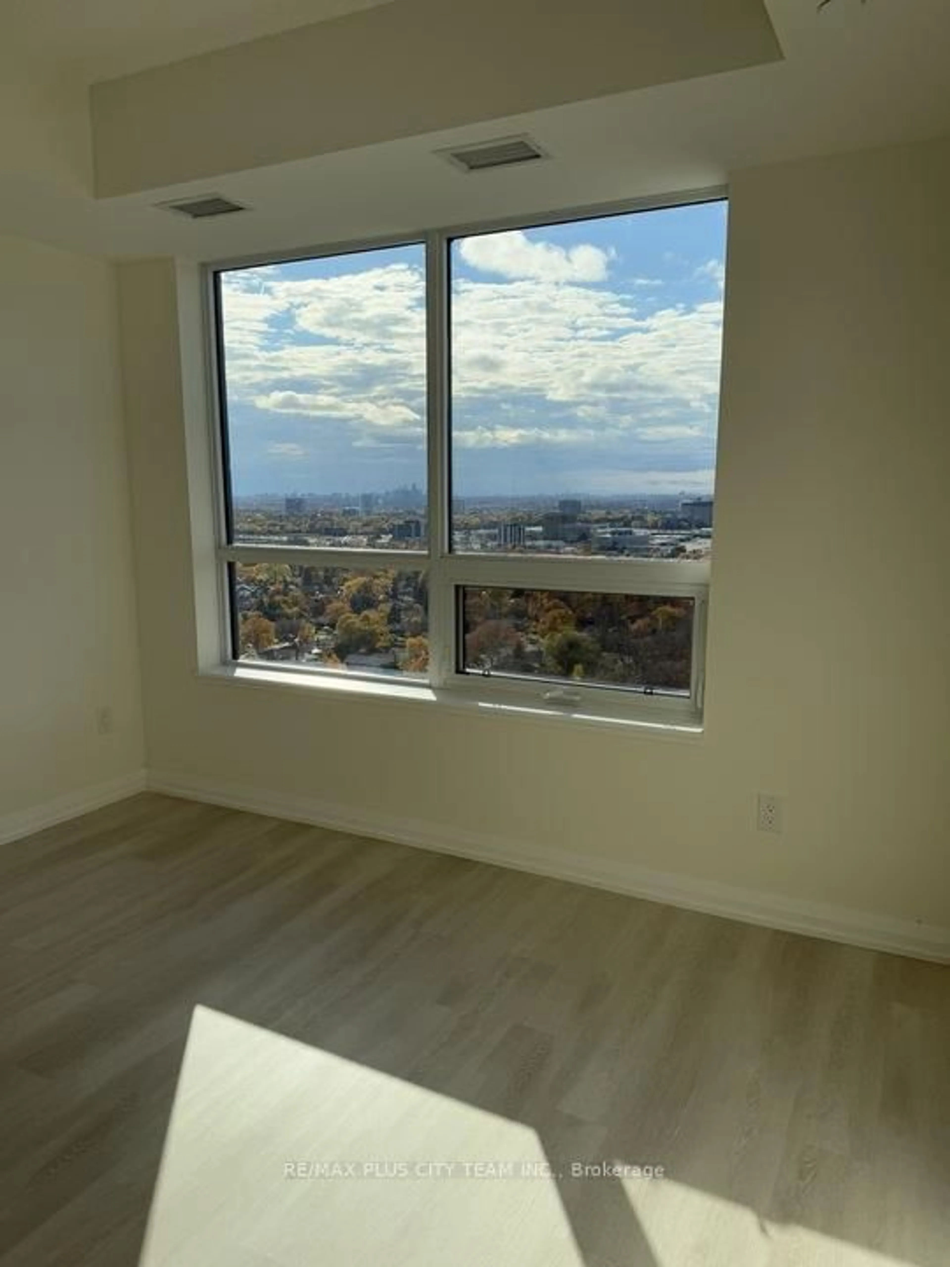 A pic of a room for 3260 Sheppard Ave #2210, Toronto Ontario M1T 0B5