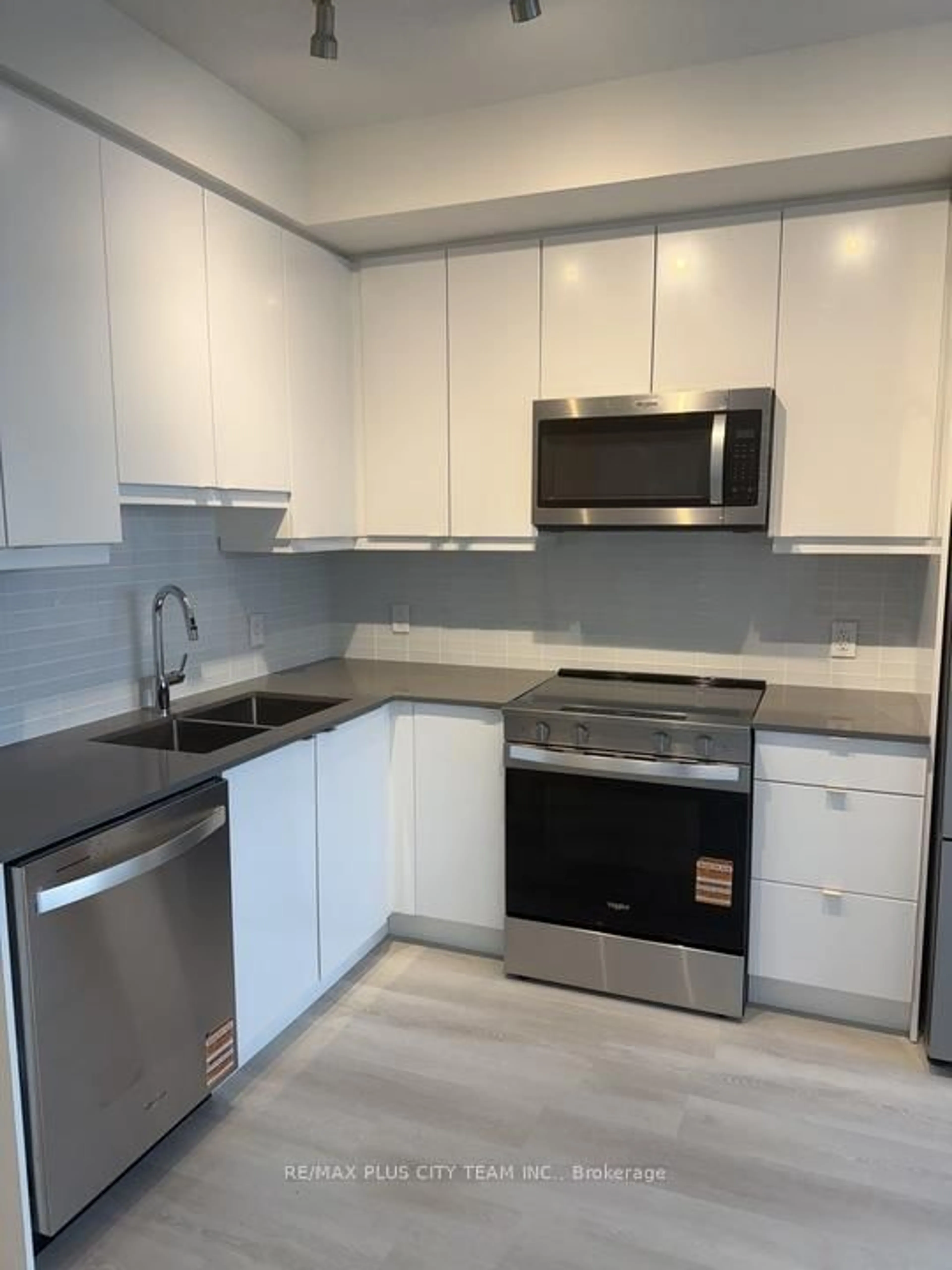 Standard kitchen, unknown for 3260 Sheppard Ave #2210, Toronto Ontario M1T 0B5