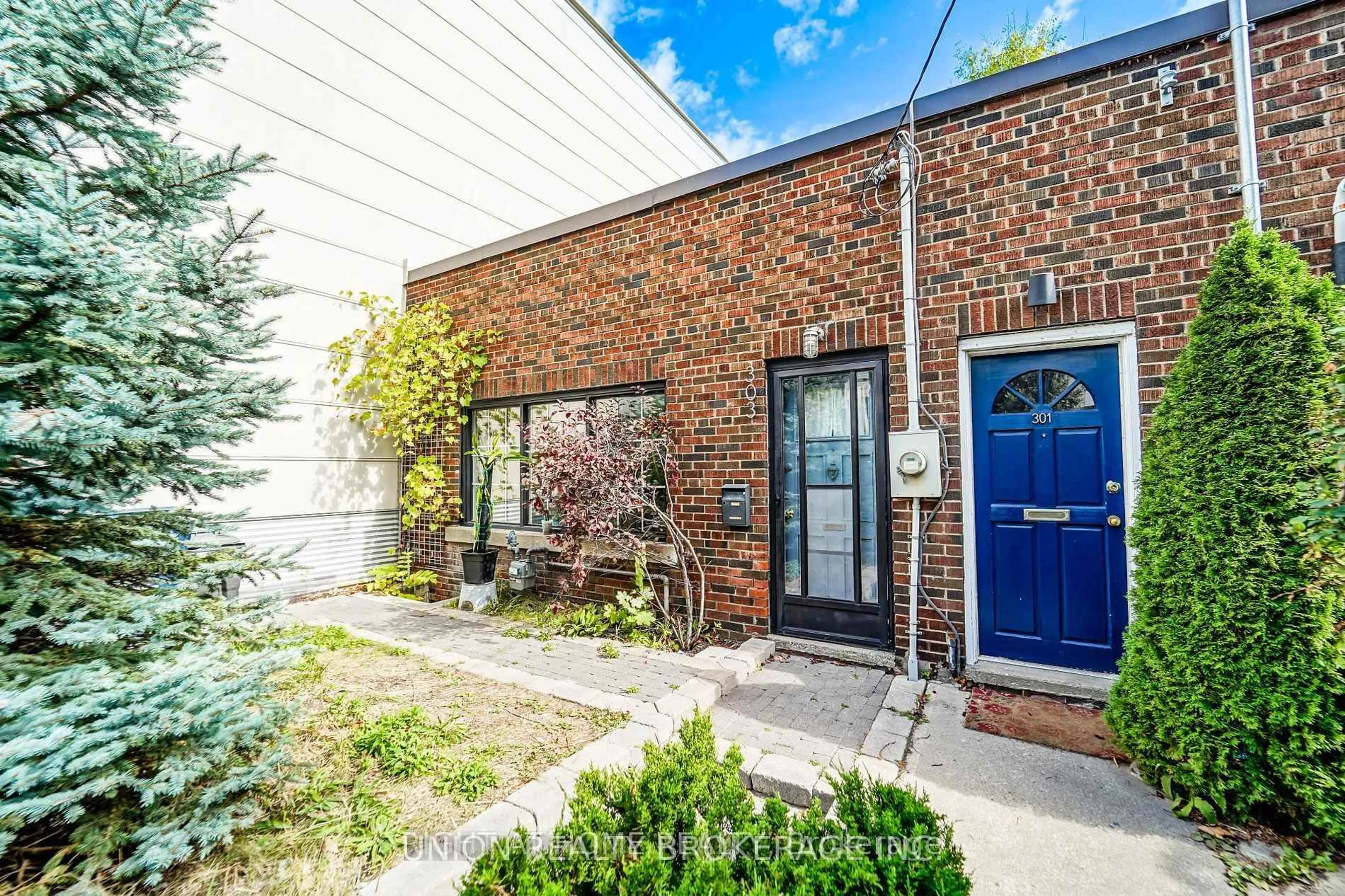 Unknown for 303 Coxwell Ave, Toronto Ontario M4L 3B5