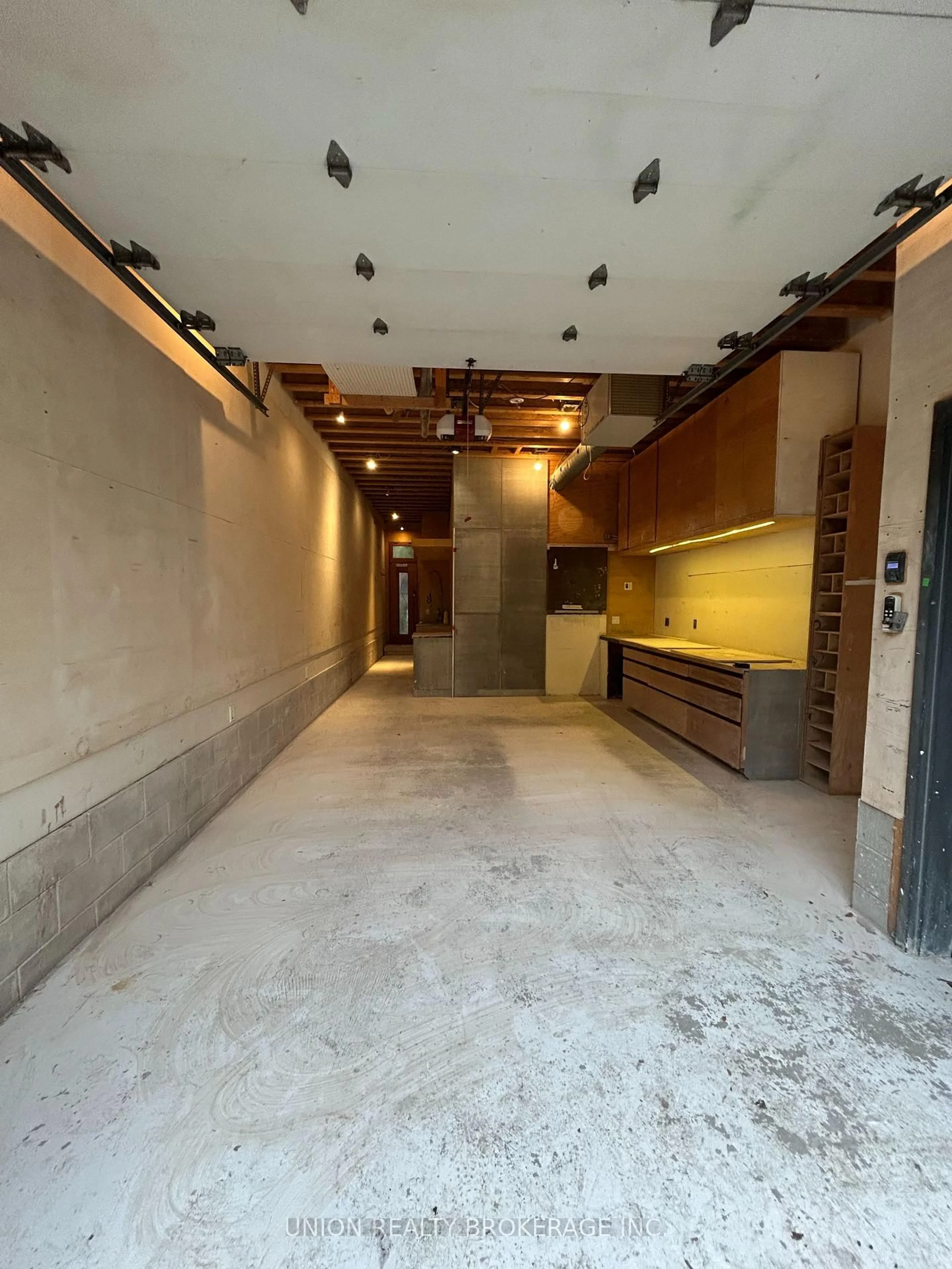 Indoor foyer for 303 Coxwell Ave, Toronto Ontario M4L 3B5
