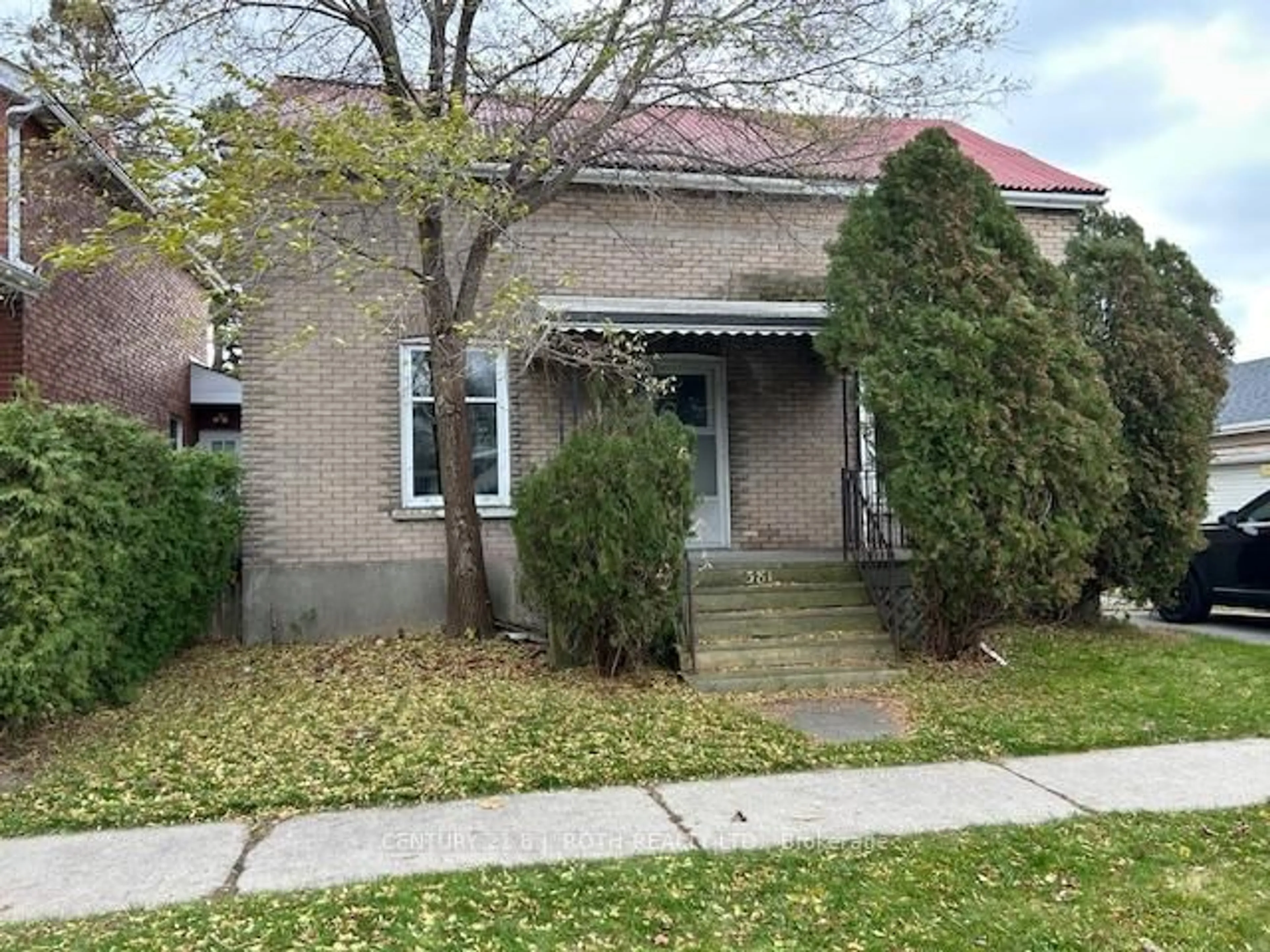 Home with brick exterior material, street for 381 Pine Ave, Oshawa Ontario L1J 2H7