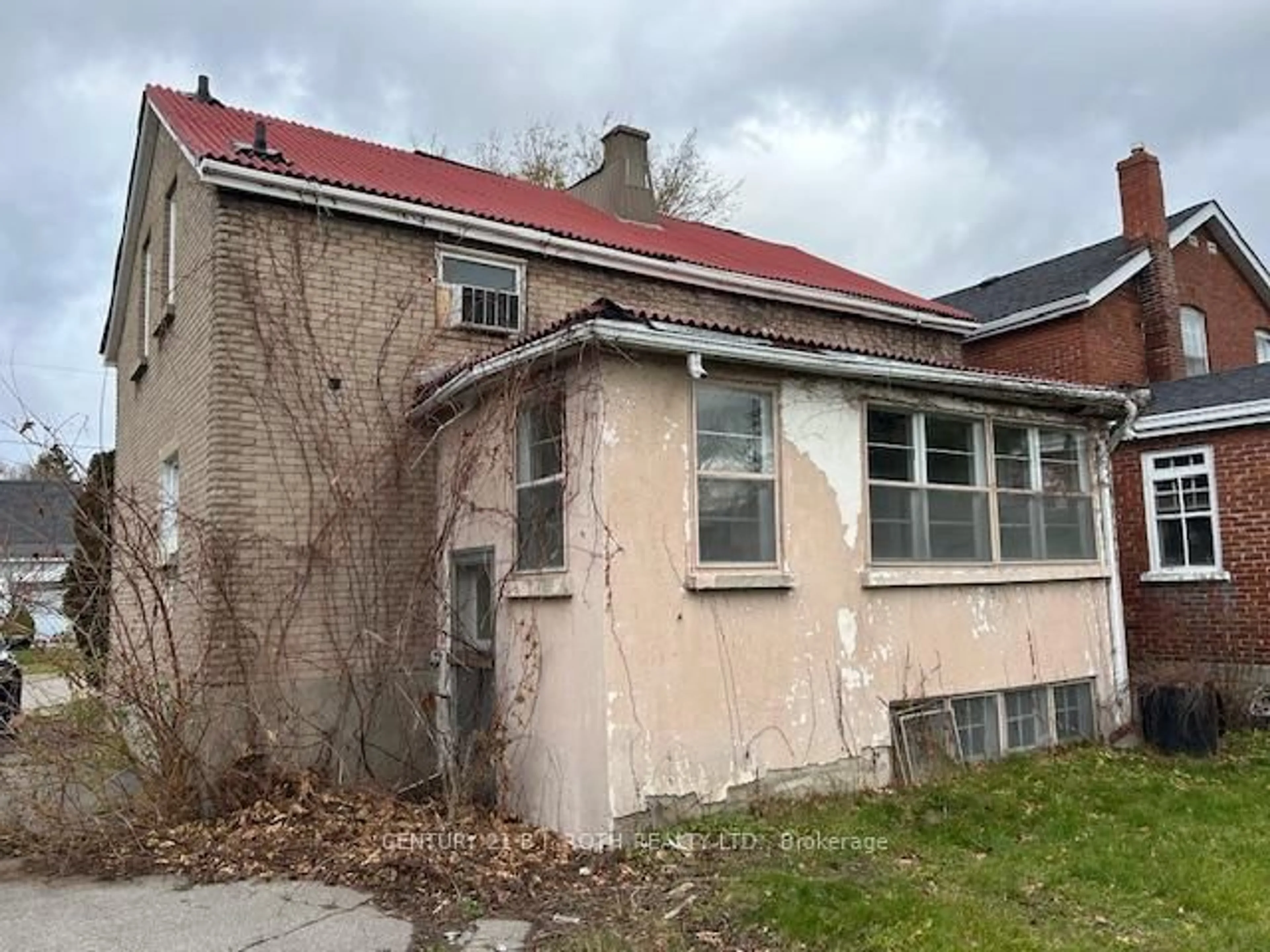 Unknown for 381 Pine Ave, Oshawa Ontario L1J 2H7