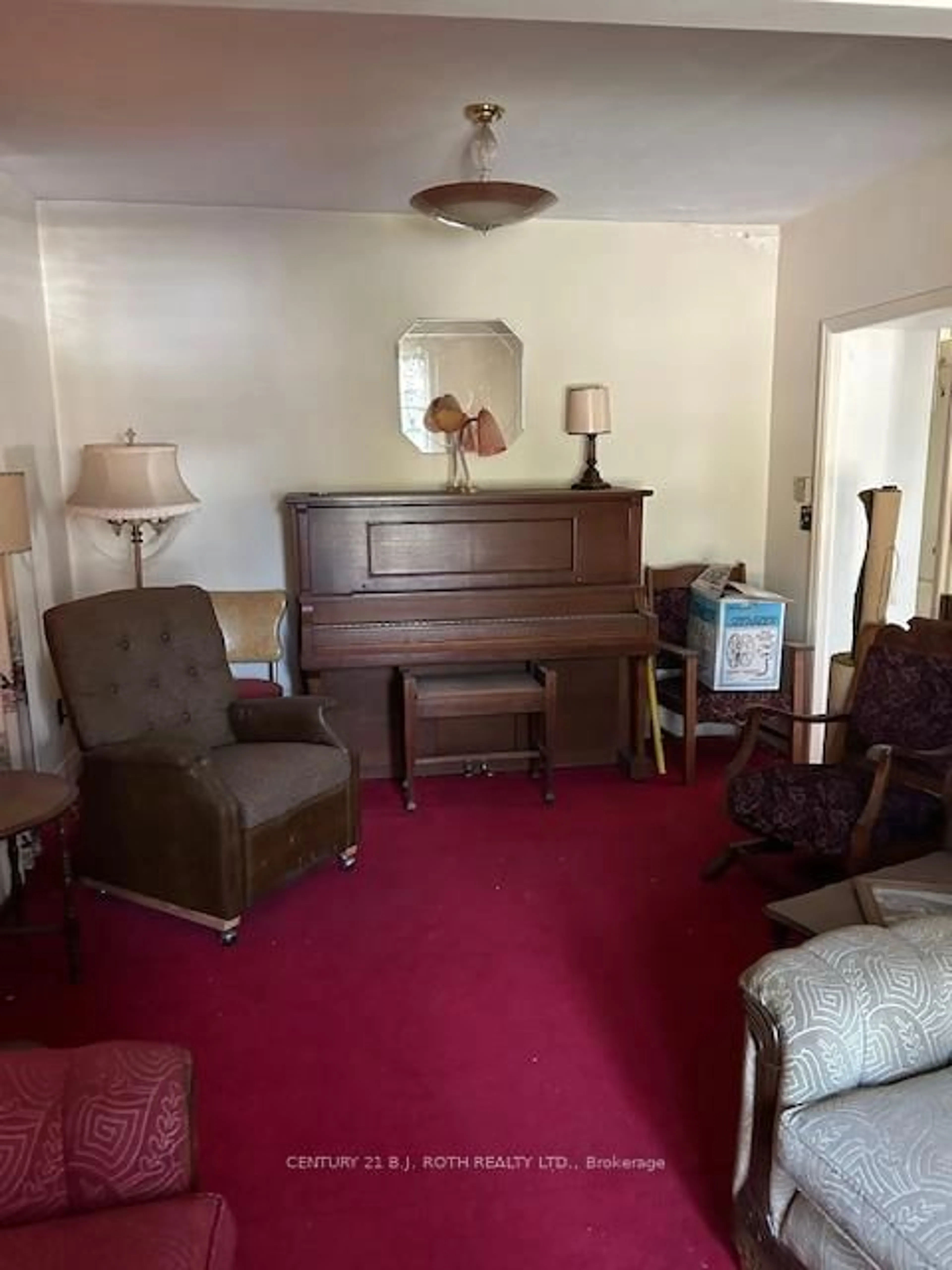 A pic of a room for 381 Pine Ave, Oshawa Ontario L1J 2H7