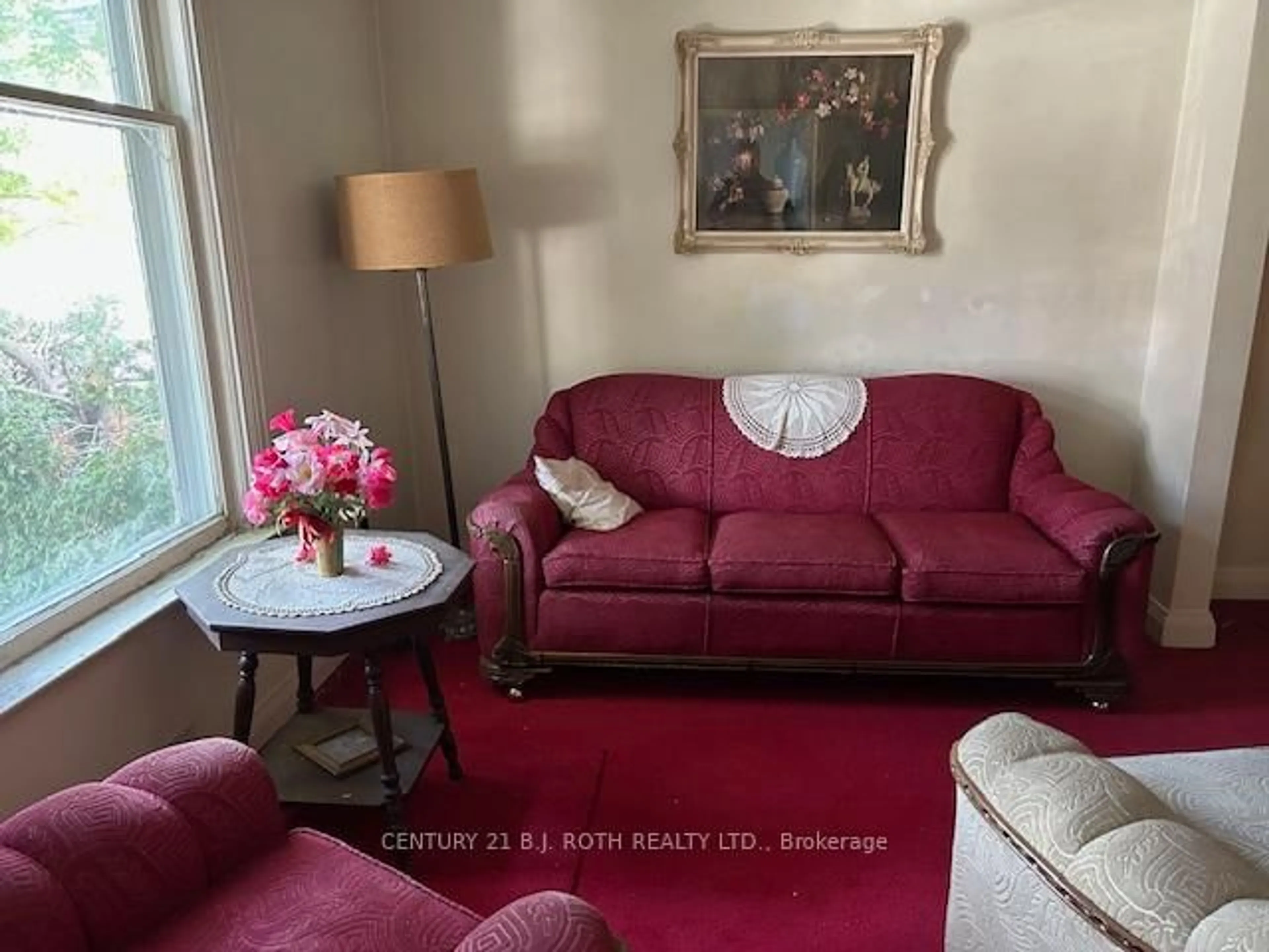 Living room with furniture, unknown for 381 Pine Ave, Oshawa Ontario L1J 2H7