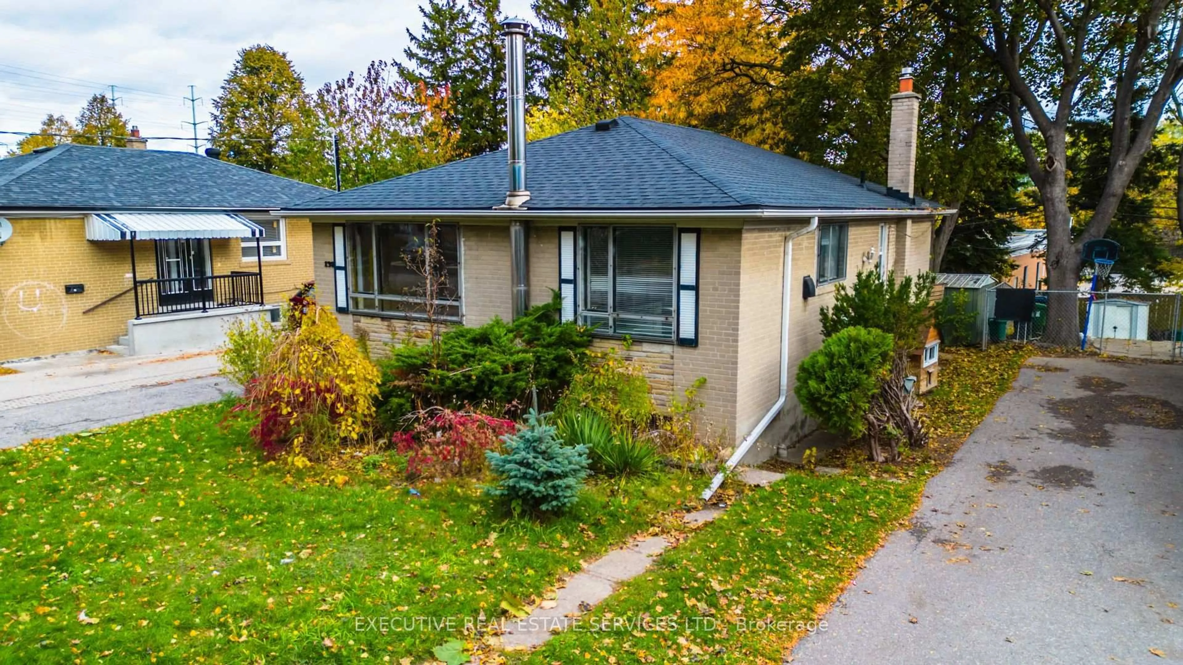 Home with vinyl exterior material, street for 139 Pandora Circ, Toronto Ontario M1H 1V8