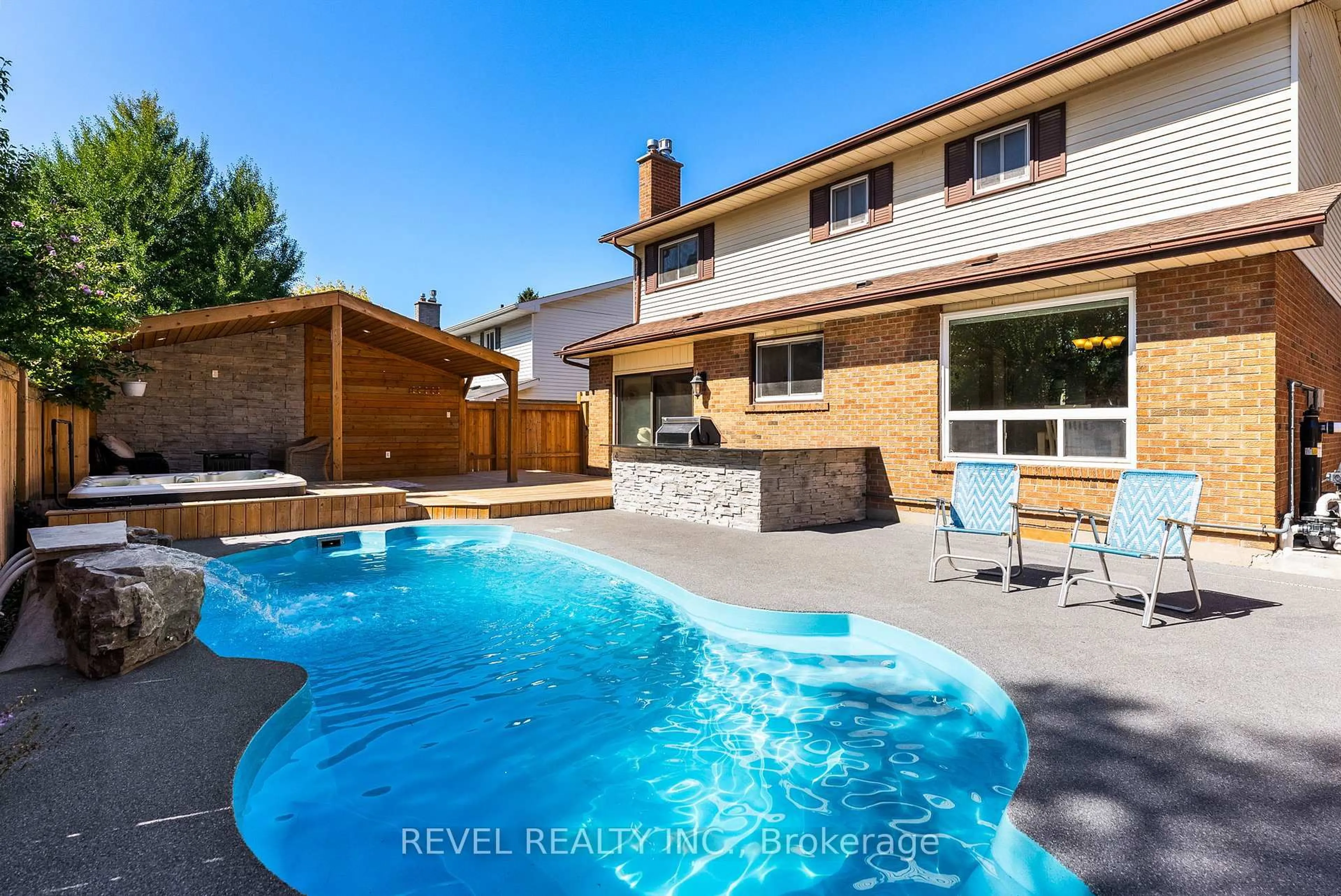 Pool for 205 Ontario St, Whitby Ontario L1N 6L8